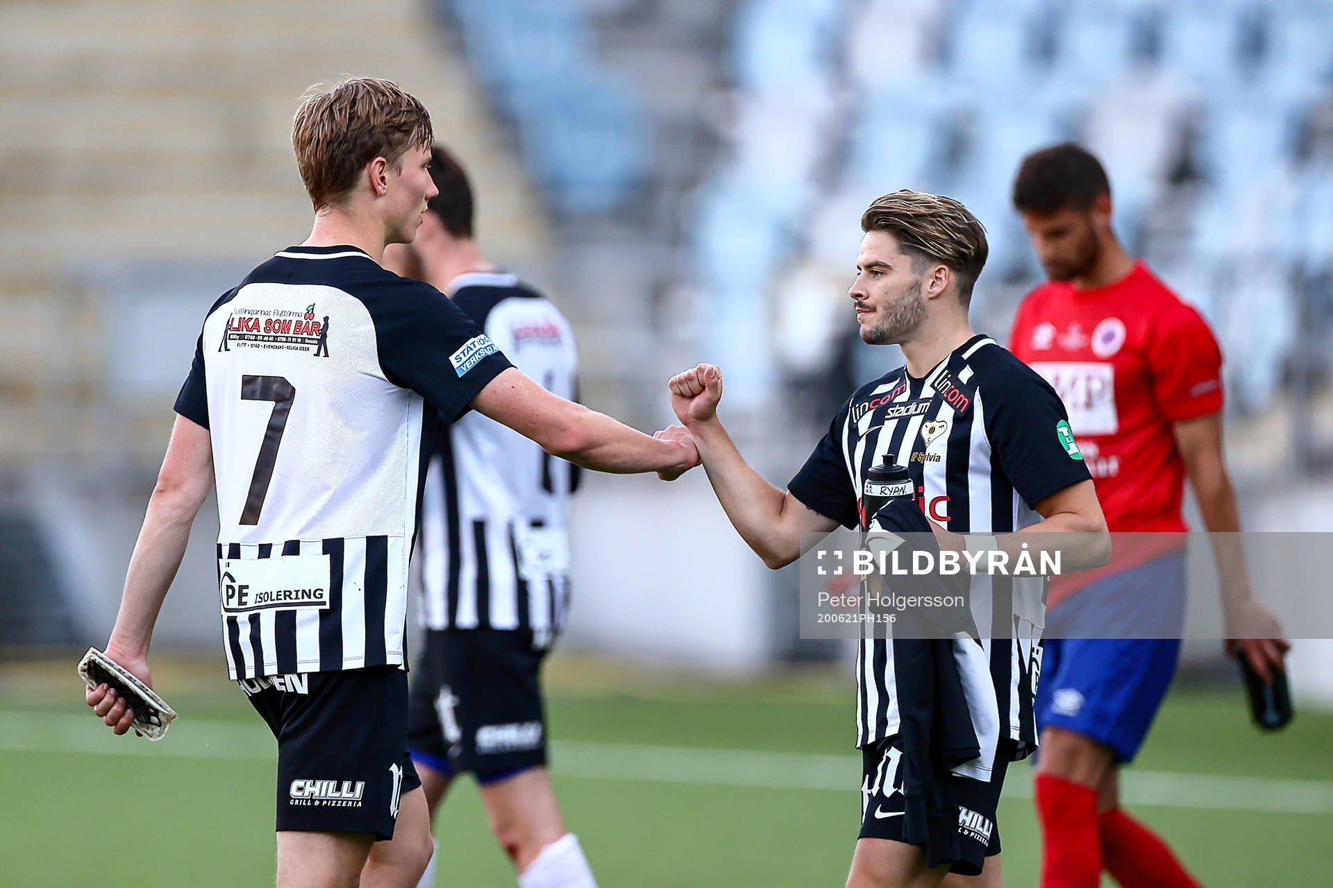 Sylvias Robin Frej och Ryan Binns jublar
