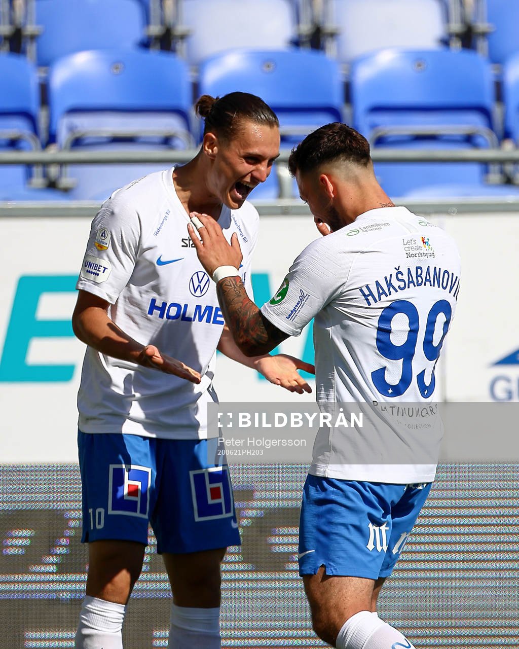 IFK Norrköpings Jonathan Levi jublar efter mål 3-0 under fotbollsmatchen i Allsvenskan mellan IFK Norrköping och Djurgården den 21 juni 2020 i Norrköping.