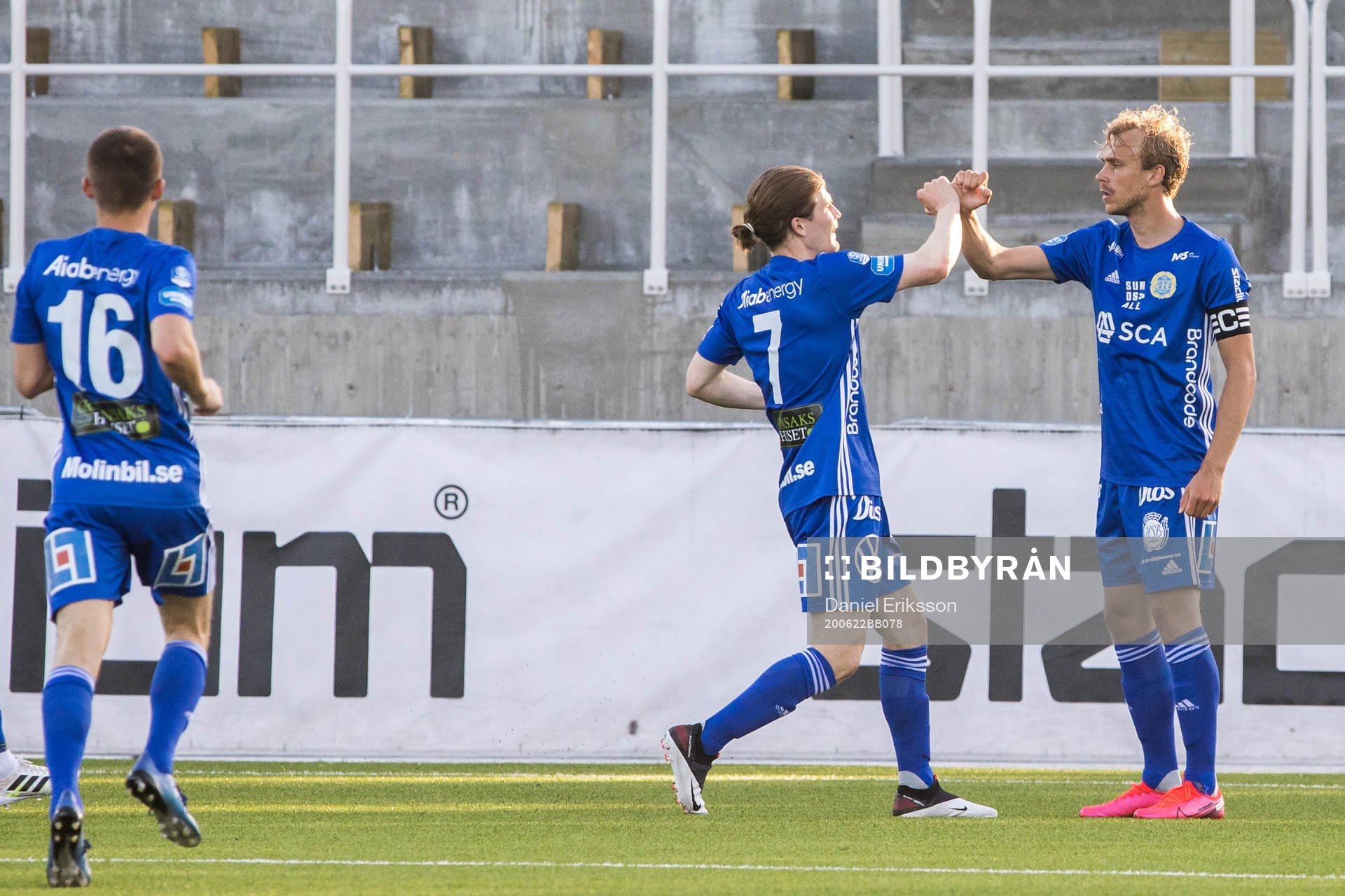 Sundsvalls Oliver Berg och Pontus Engblom jublar