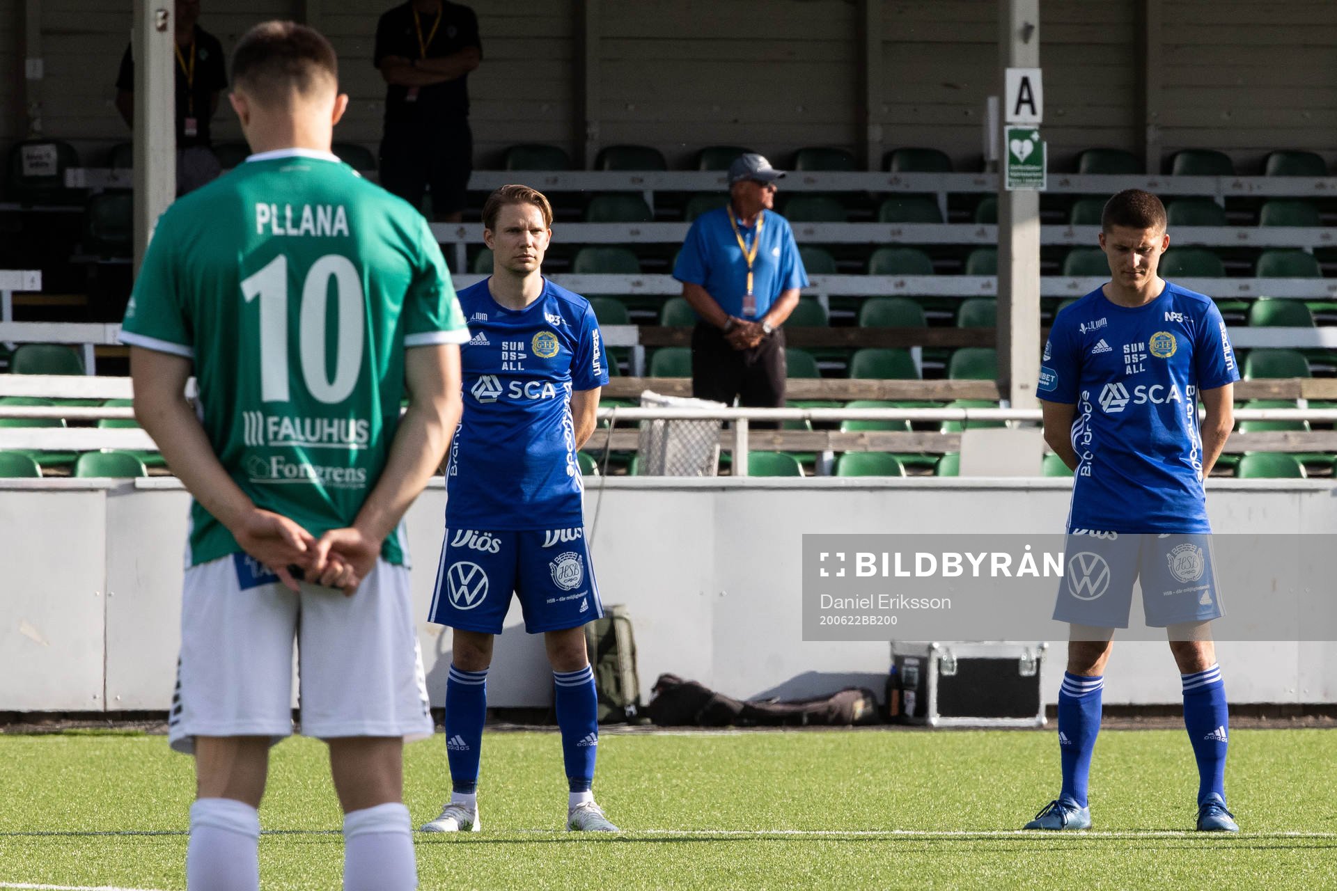 Tyst minut innan fotbollsmatchen i Superettan  mellan Brage