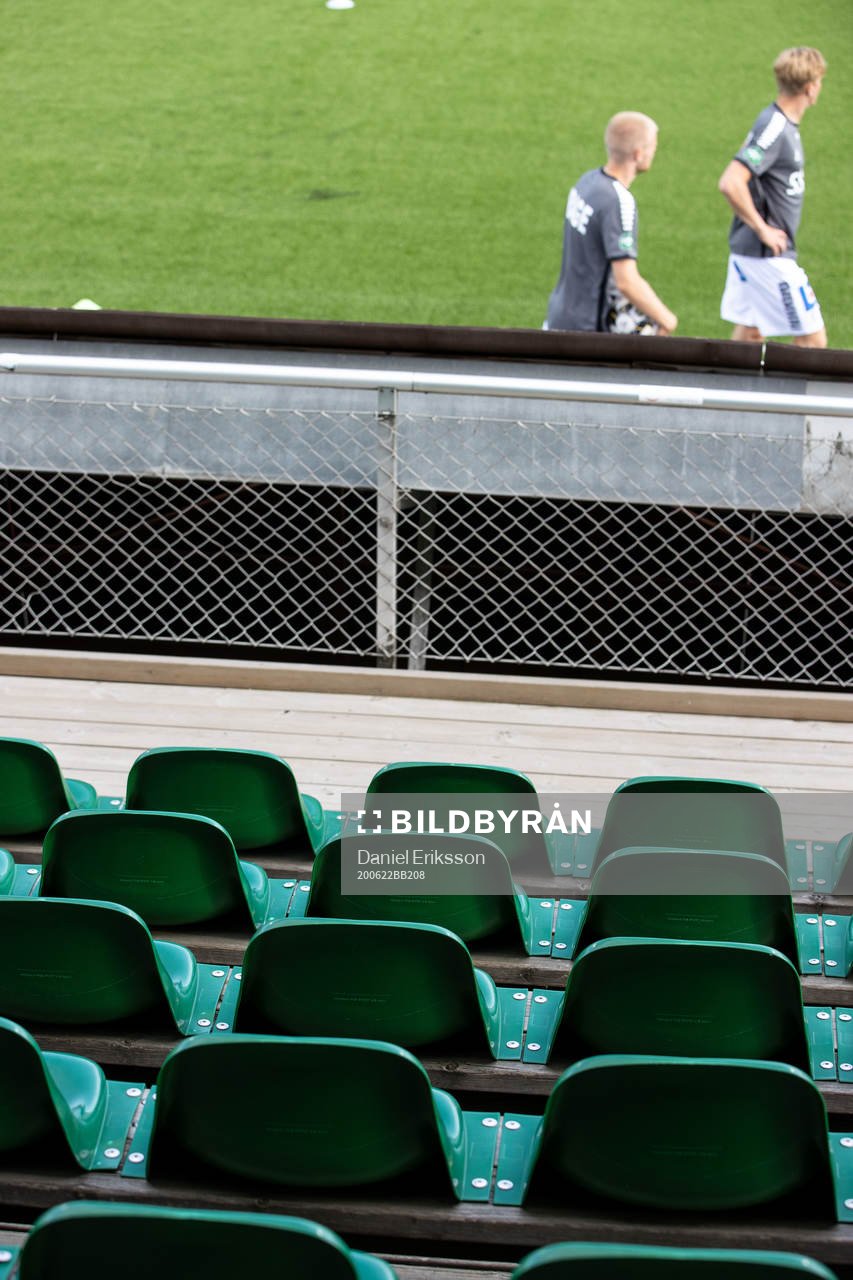 Tomma läktare innan fotbollsmatchen i Superettan  mellan