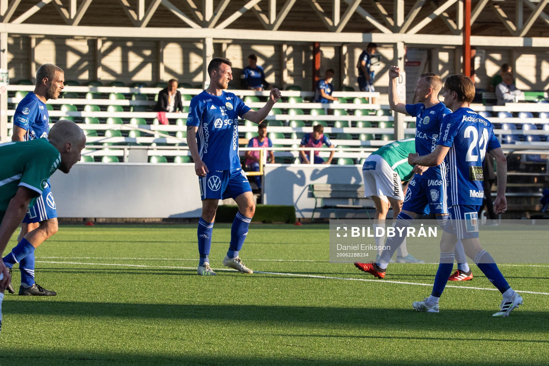 Sundsvalls spelarna jublar efter seger 1-2 under fotbollsmatchen i Superettan mellan Brage och GIF Sundsvall den 22 juni 2020 i Borlänge.
