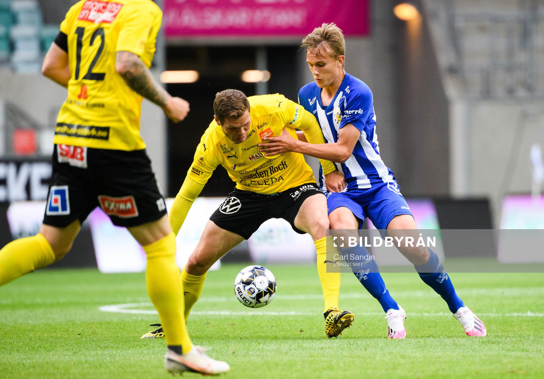 Mjällbys Jacob Bergström och IFK Göteborgs Jesper