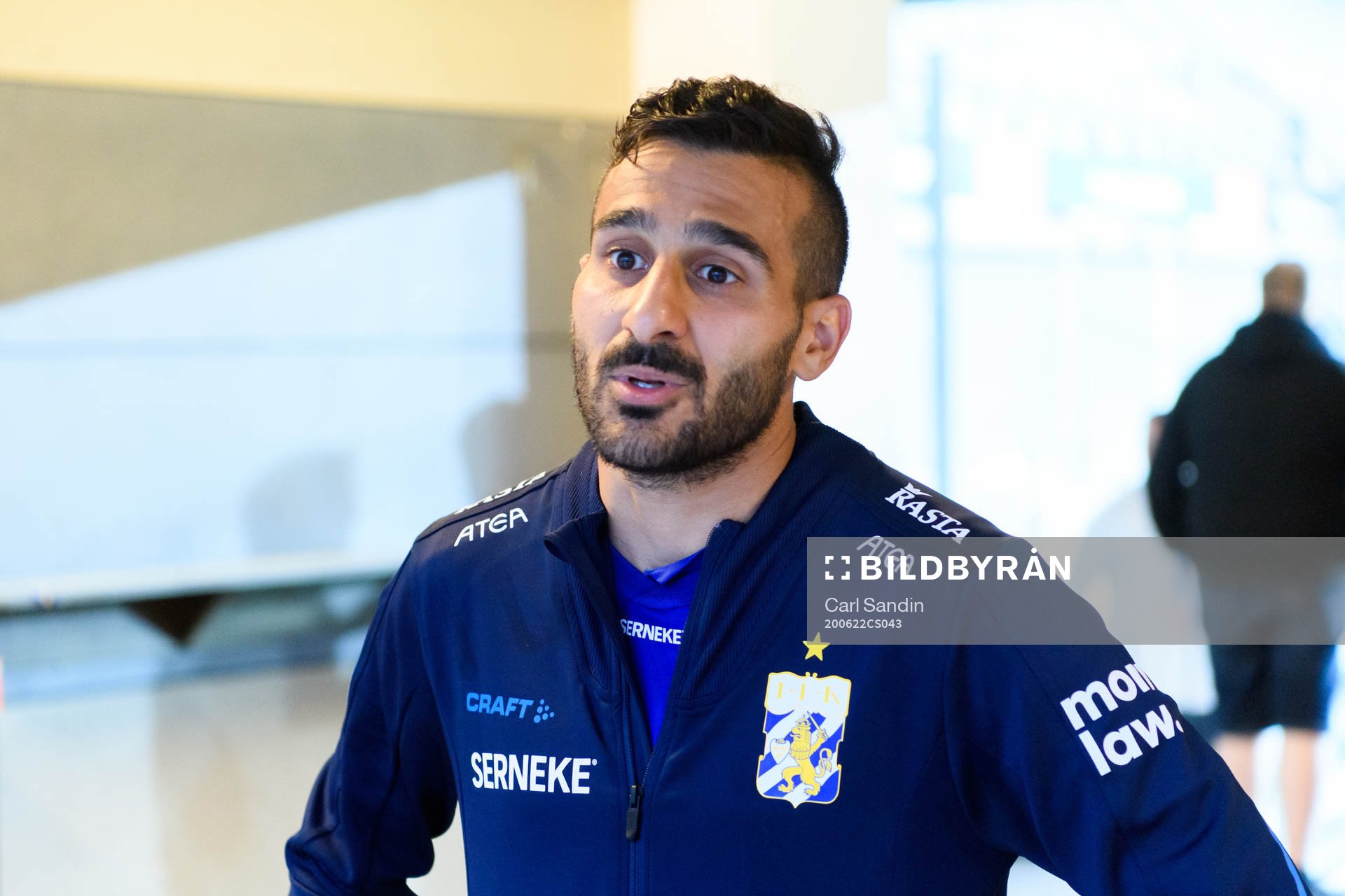 IFK Göteborgs Sargon Abraham blir intervjuad