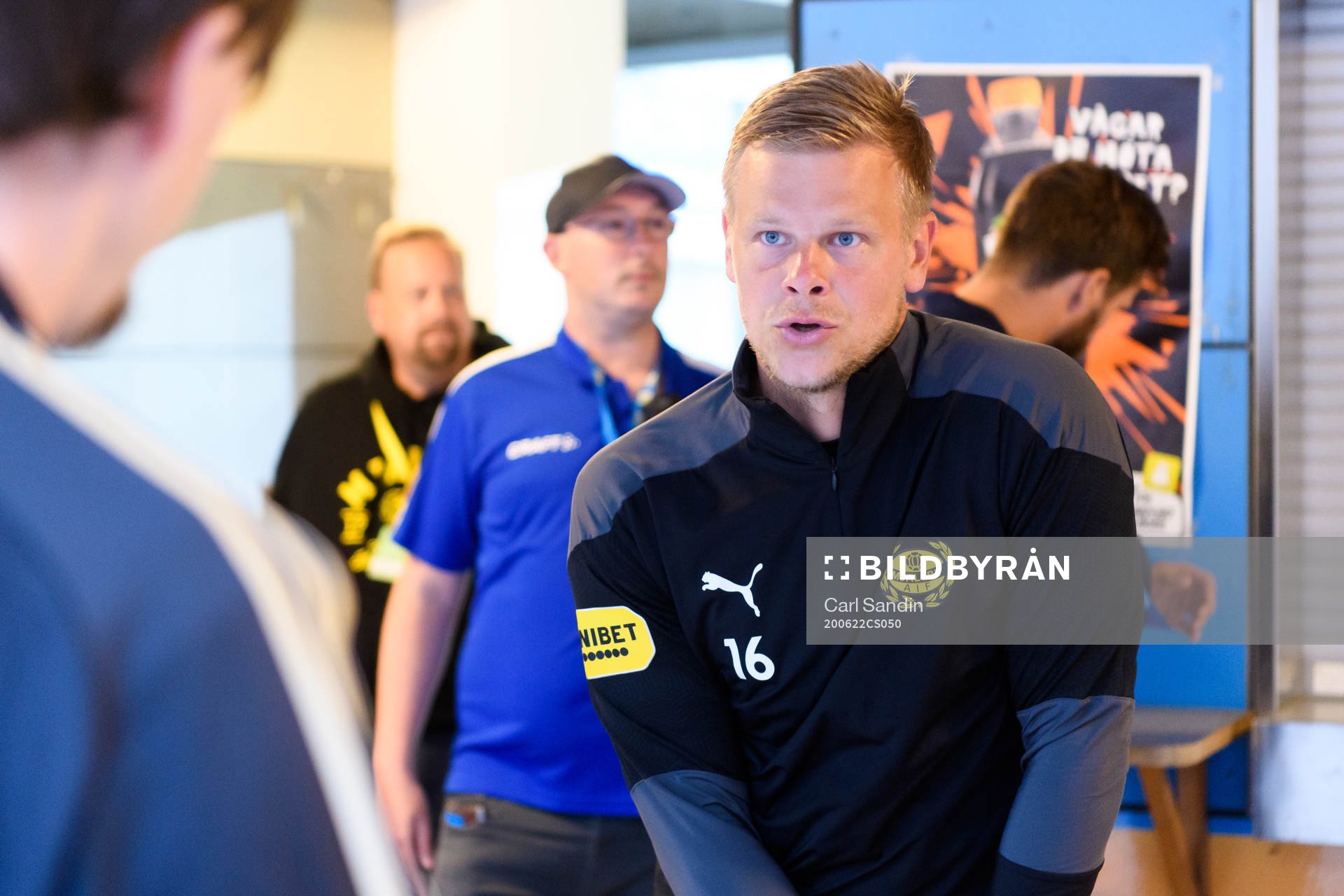 Mjällbys Jacob Bergström blir intervjuad