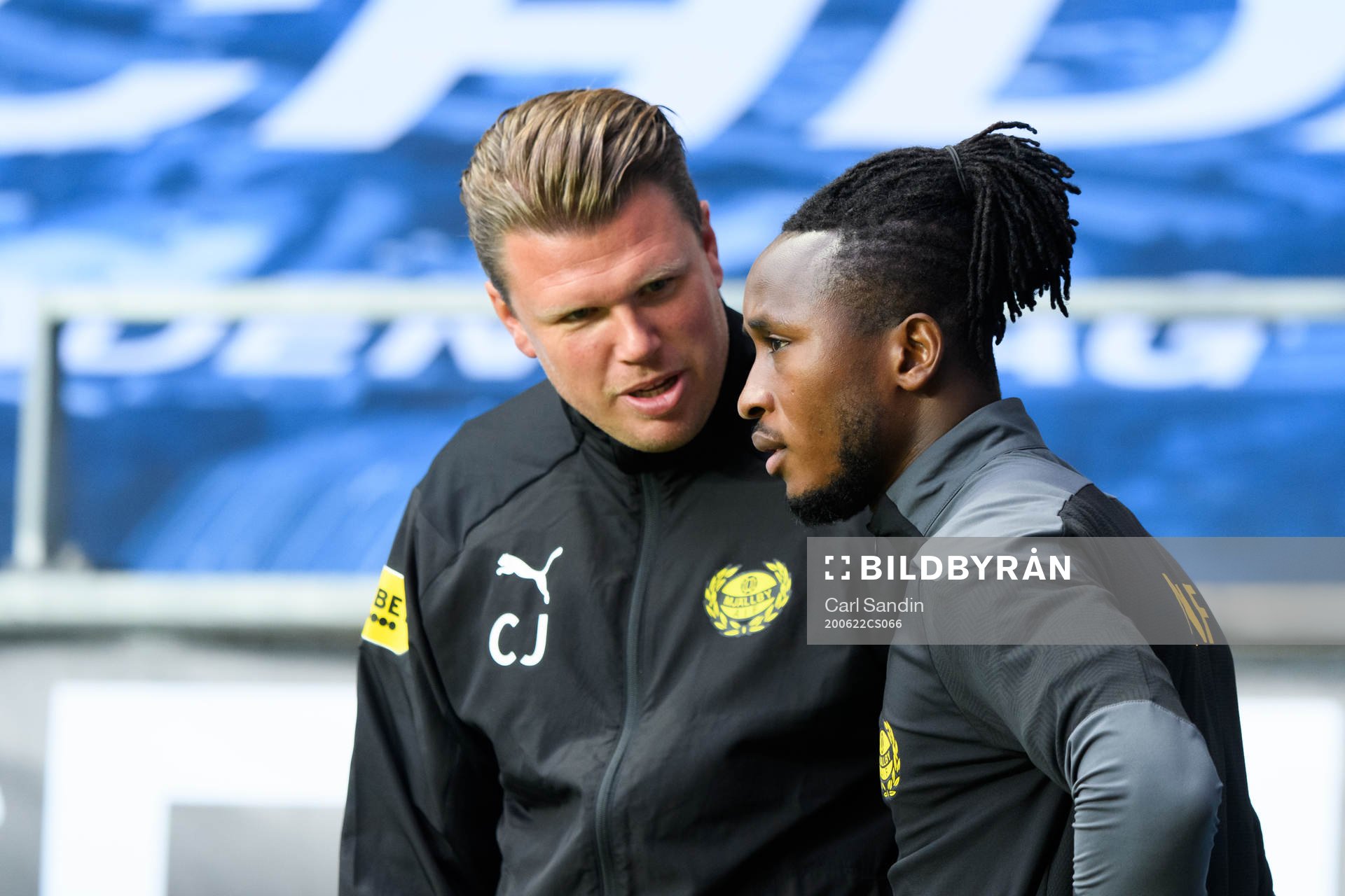 Mjällbys assisterande tränare Christian Järdler pratar