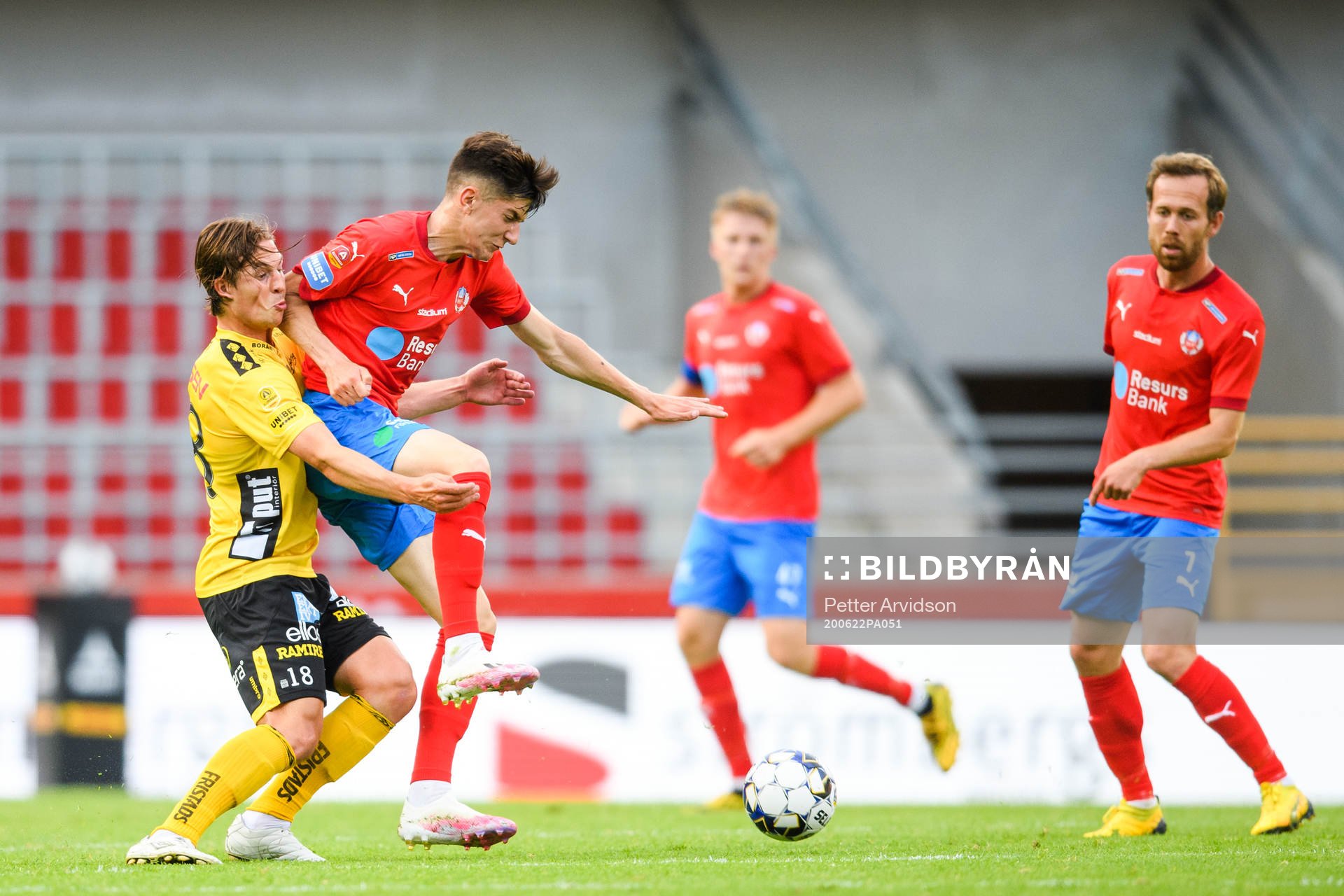 Elfsborgs Simon Olsson och Helsingborgs Armin Gigovic