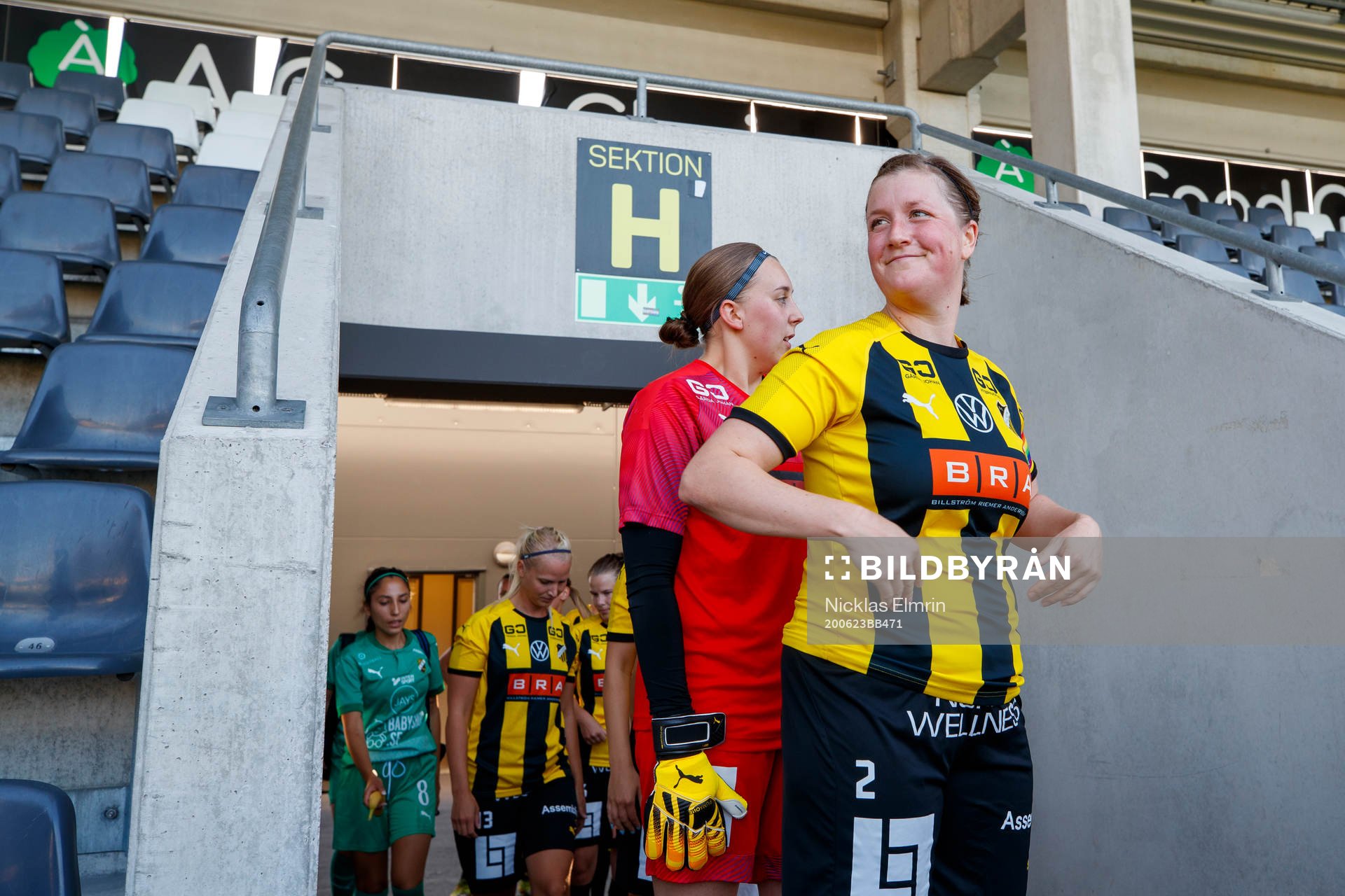 Häckens Josefin Hansson innan fotbollsmatchen i Division 2