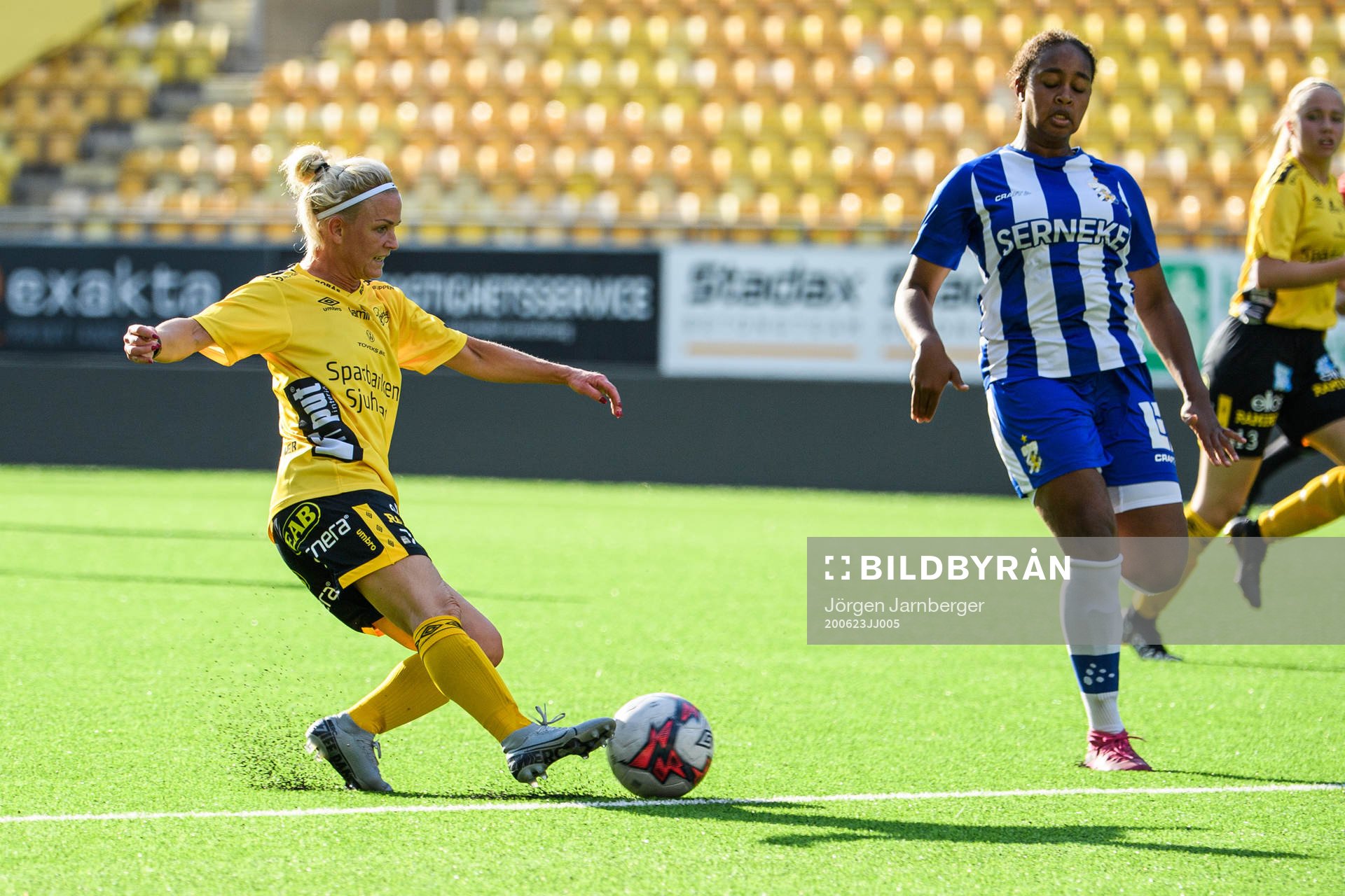 Elfsborgs Sara Jardving och IFK Göteborgs Aliima Attervall