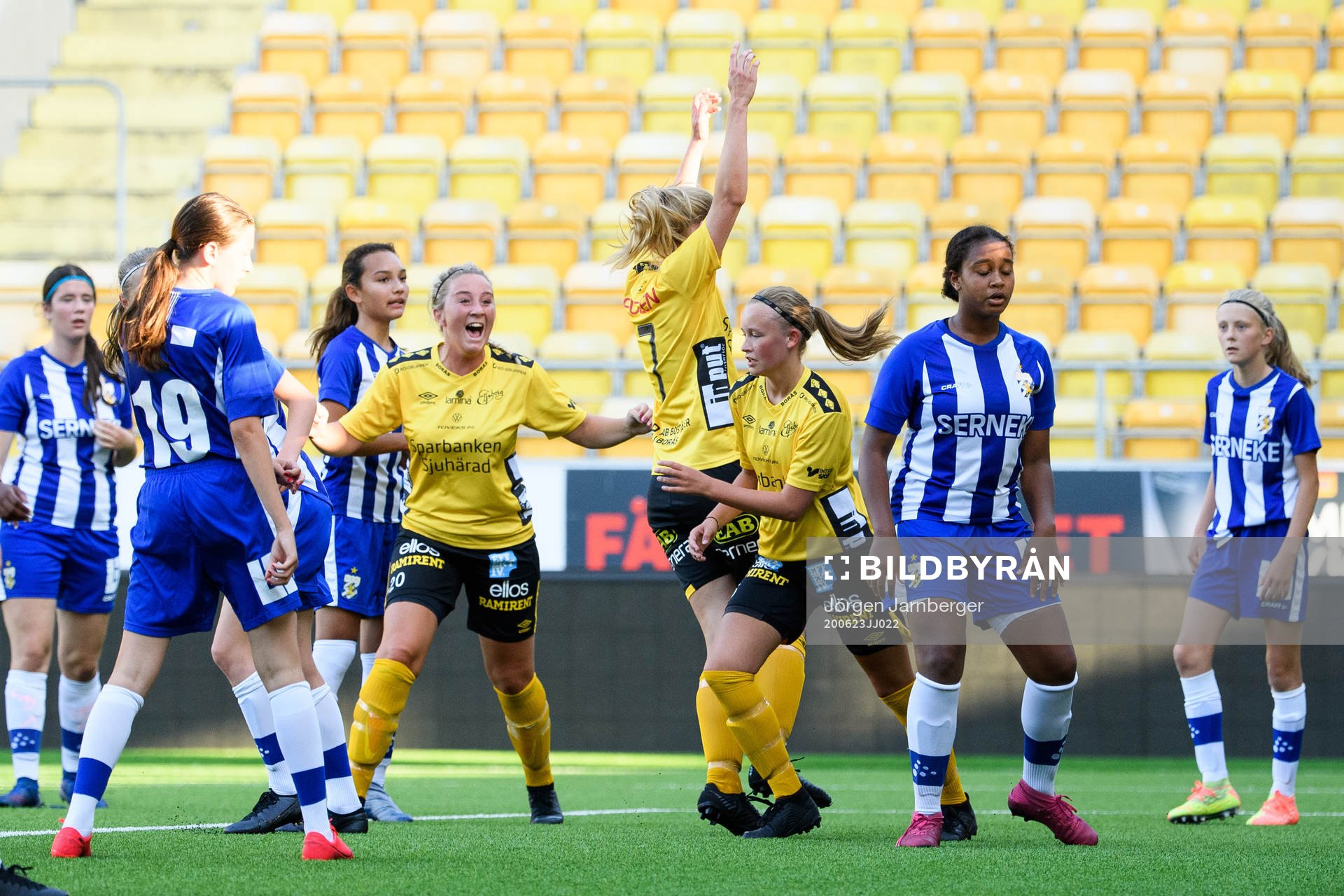 Elfsborgs Gabriella Uddh gör mål och jublar