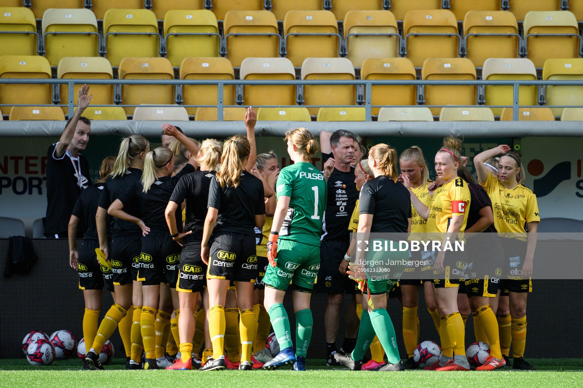 Elfsborg innan avspark i F14 träningsmatch i fotboll Dam