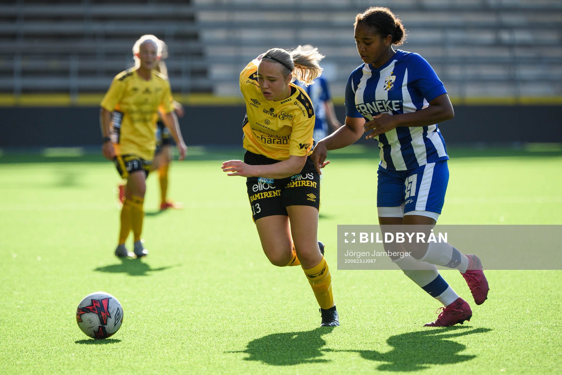 Elfsborgs Evelina Brink och IFK Göteborgs Aliima Attervall