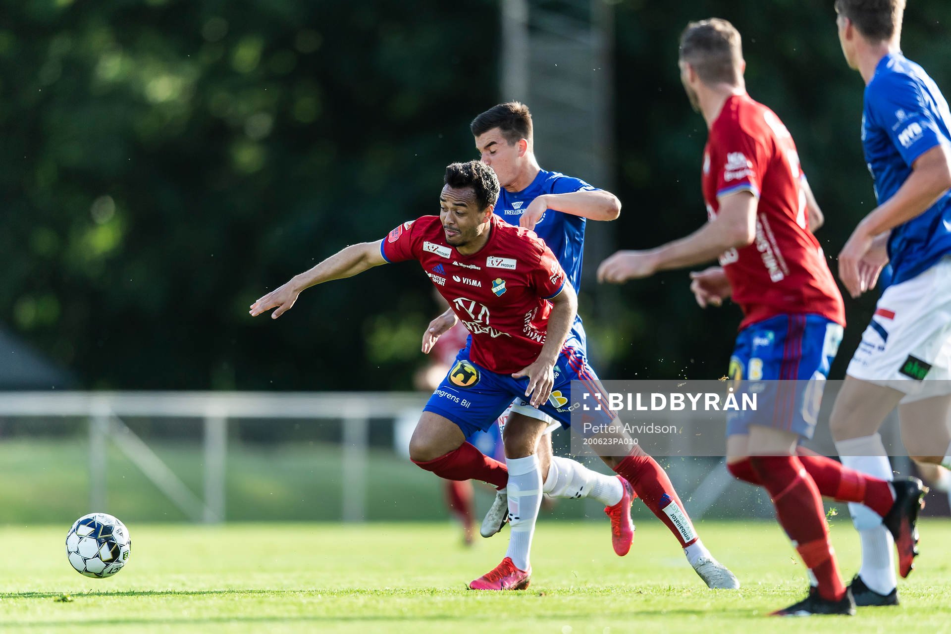 Östers Marc Rochester Sörensen och Trelleborgs Haris Brkic