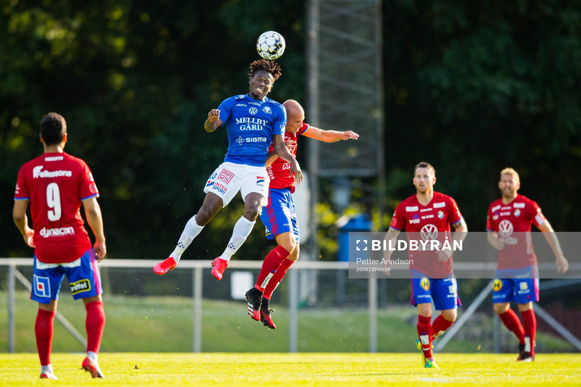 Trelleborgs Fatawu Safiu och Östers Jonathan Drott
