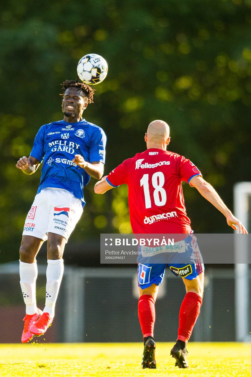 Trelleborgs Fatawu Safiu och Östers Jonathan Drott