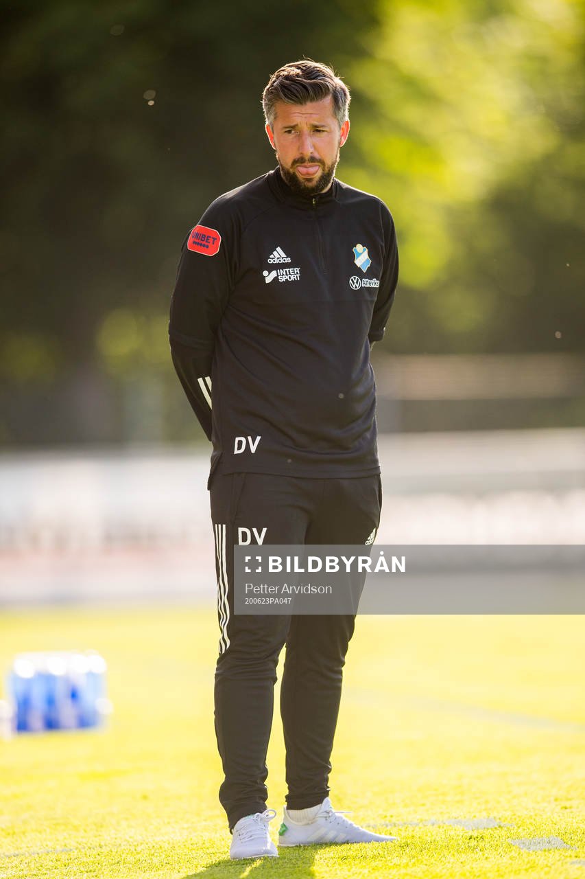 Östers tränare Dennis Velic
