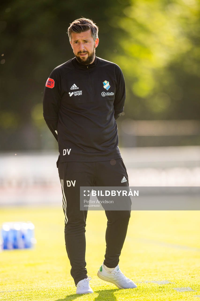Östers tränare Dennis Velic