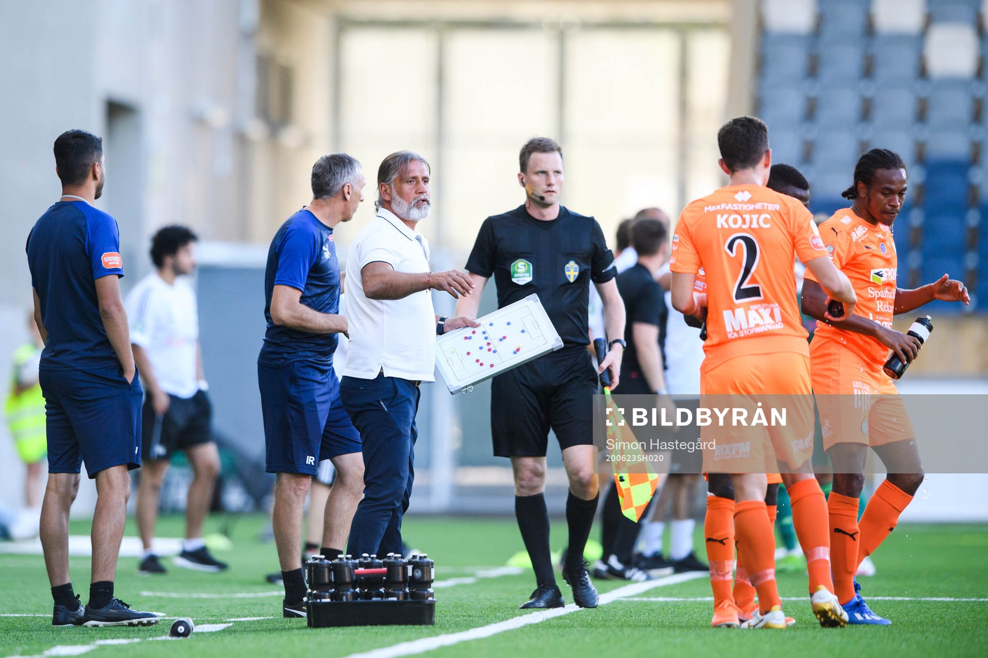 AFC Eskilstunas tränare Özcan Melkemichel