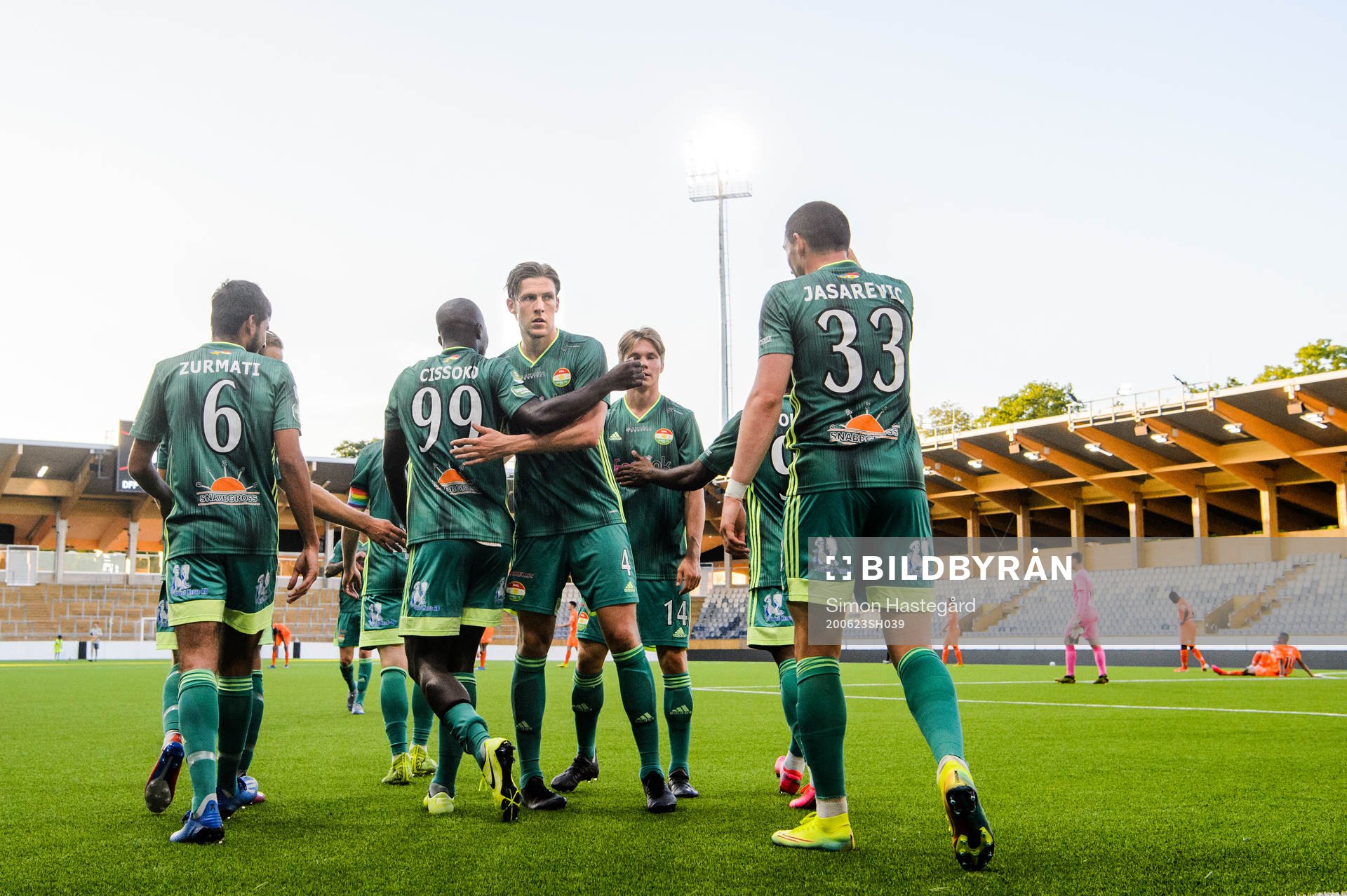 Dalkurds Johan Stenberg jublar med Kerfala Cissoko