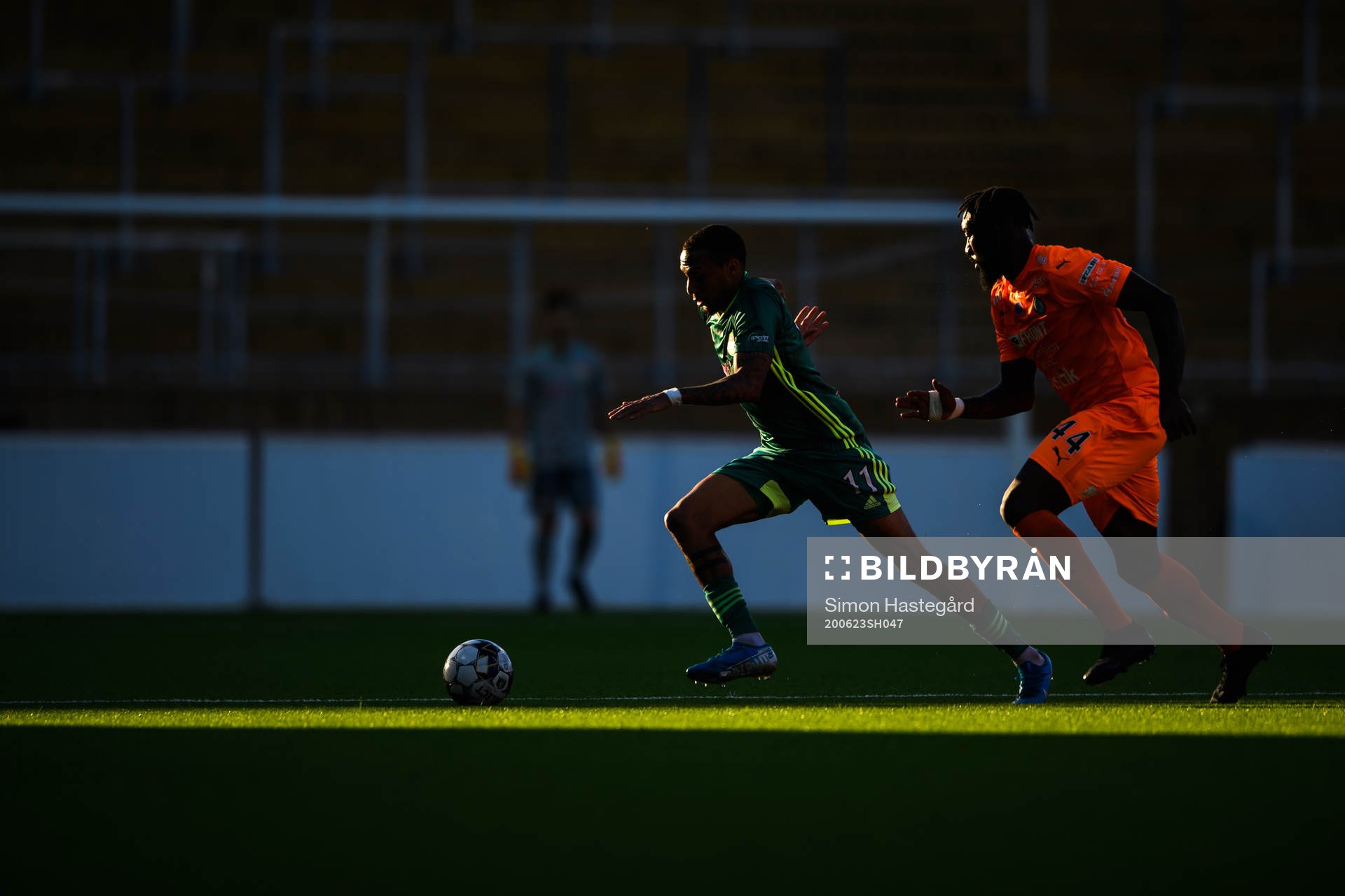 Dalkurds Willie Clemons och AFC Eskilstunas Abdel Rhamane