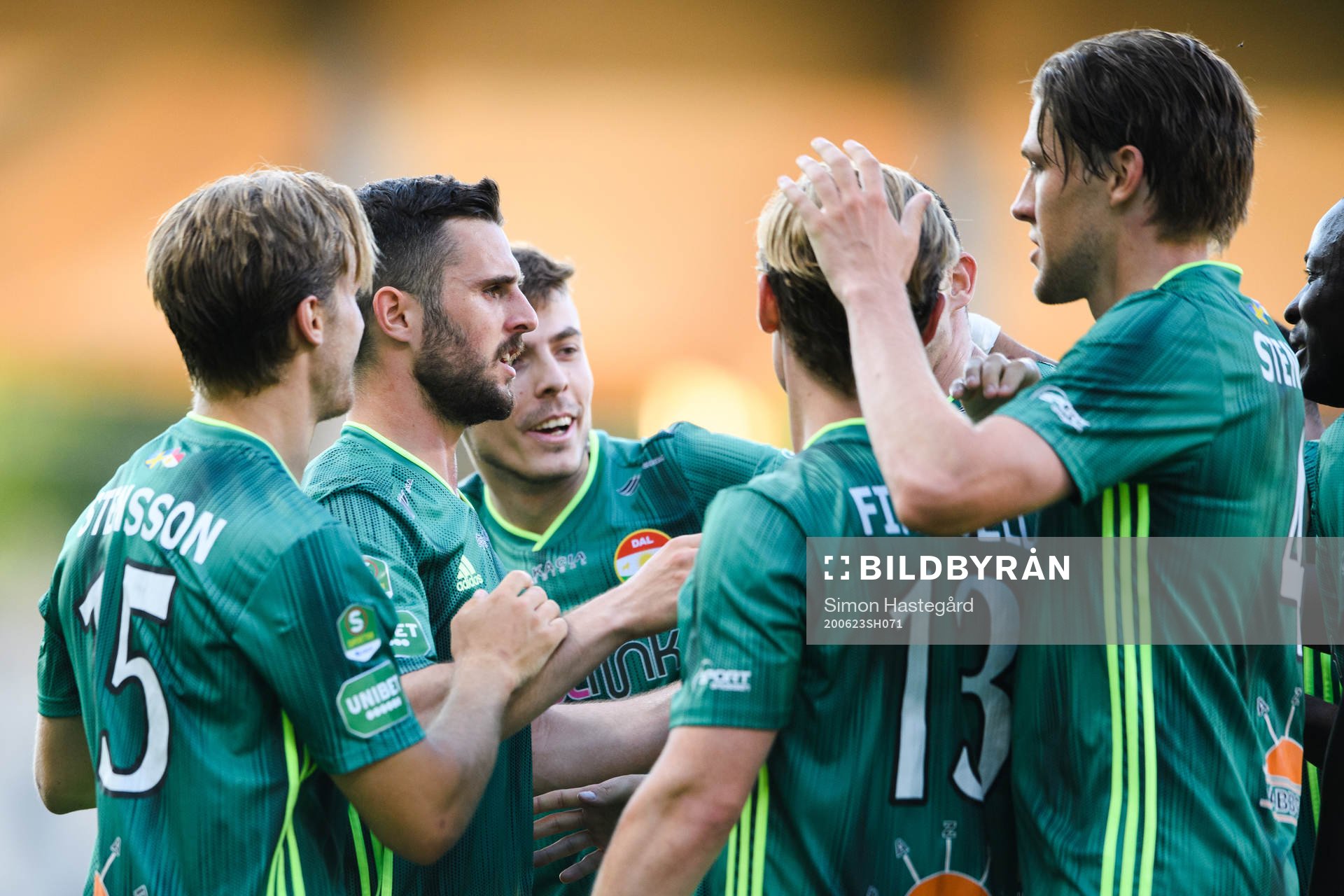 Dalkurds Kadir Hodzic jublar efter 3-0 av Irfan Jasarevic under fotbollsmatchen i Superettan mellan Dalkurd och AFC Eskilstuna den 23 juni 2020 i Uppsala.