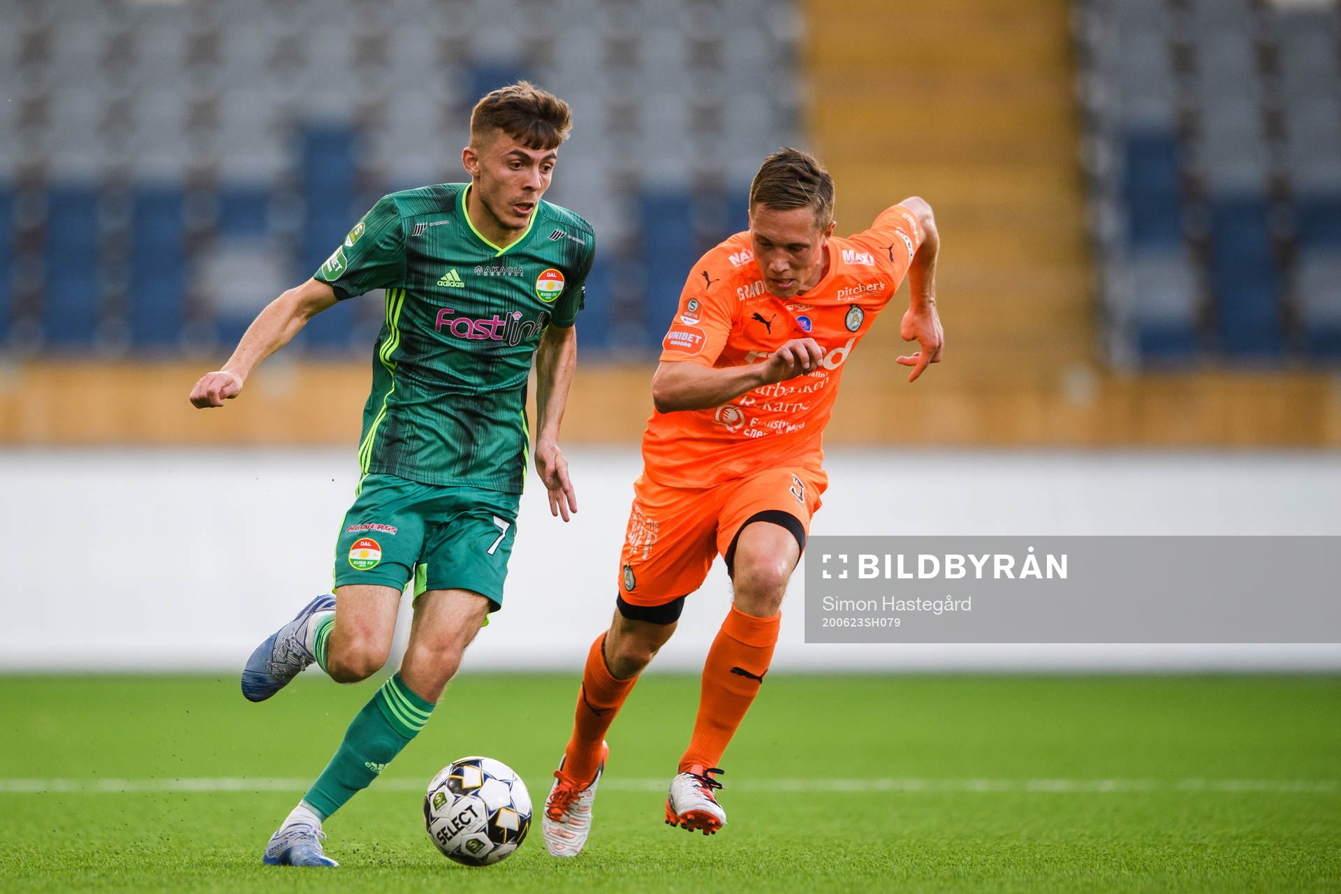 Dalkurds Patriot Sejdiu  och AFC Eskilstunas Gustav Jarl