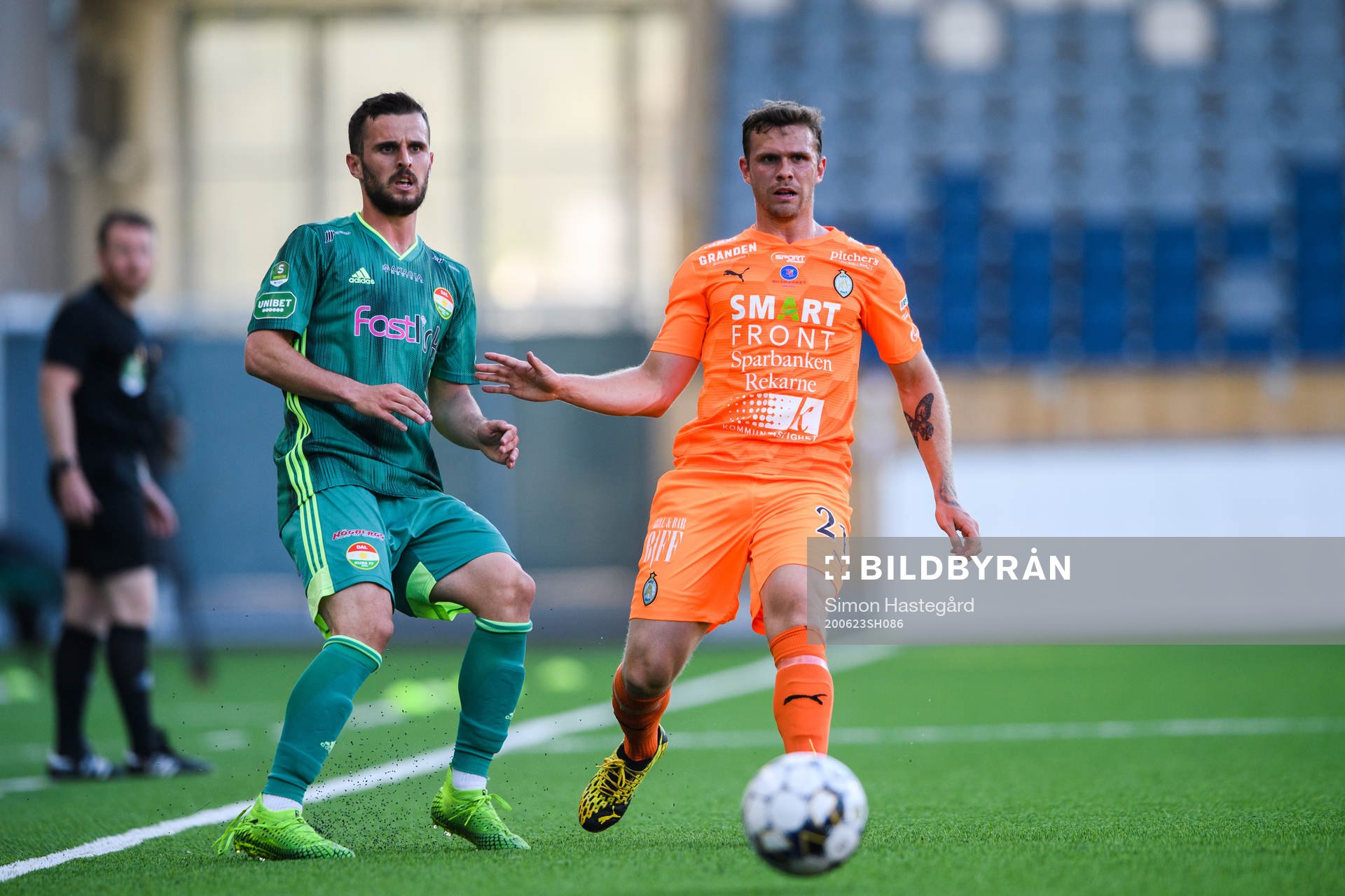 Dalkurds Kadir Hodzic och AFC Eskilstunas Jesper Manns