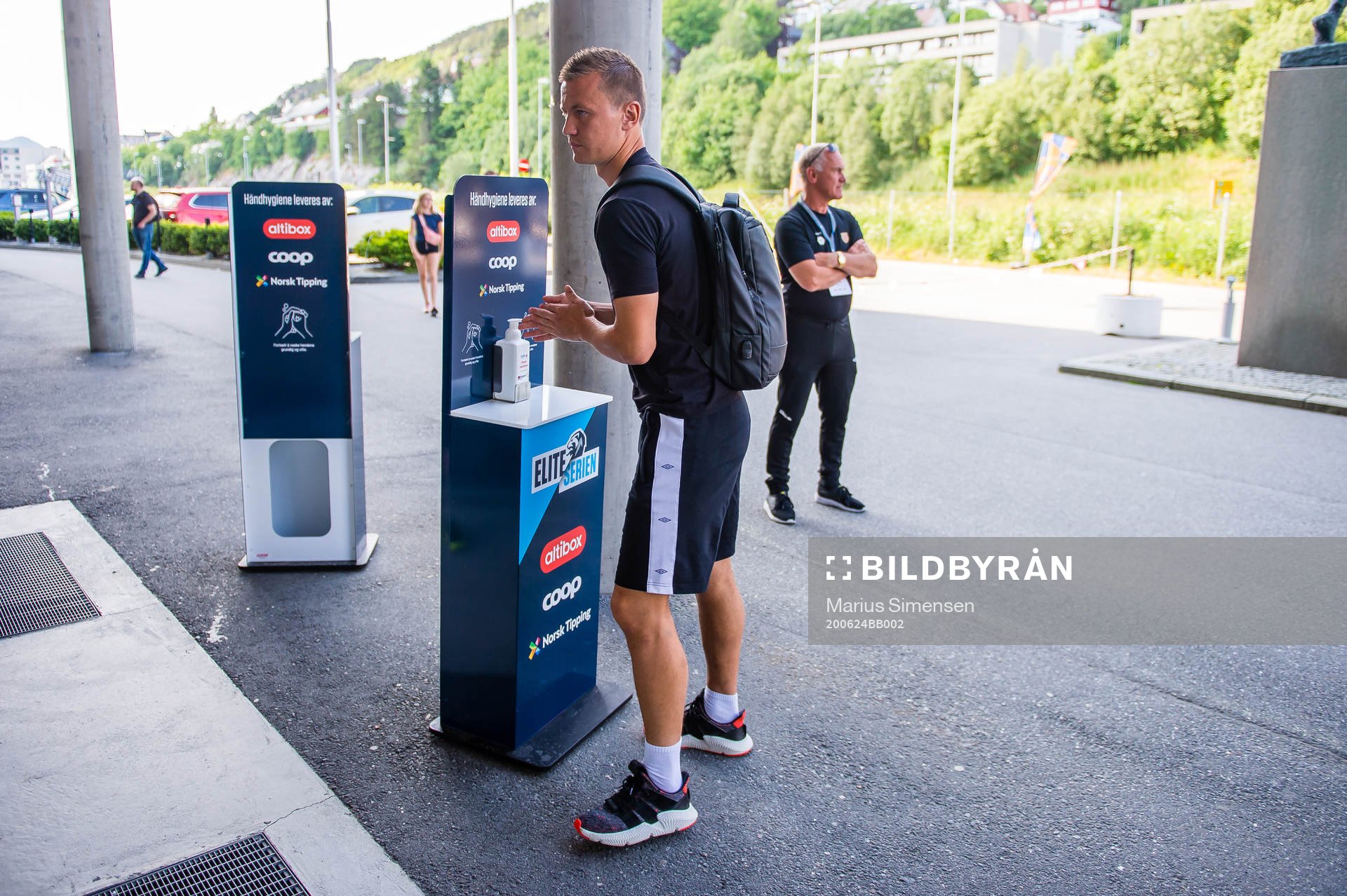 Ståle Stålinho Sæthre of Aalesund arrives