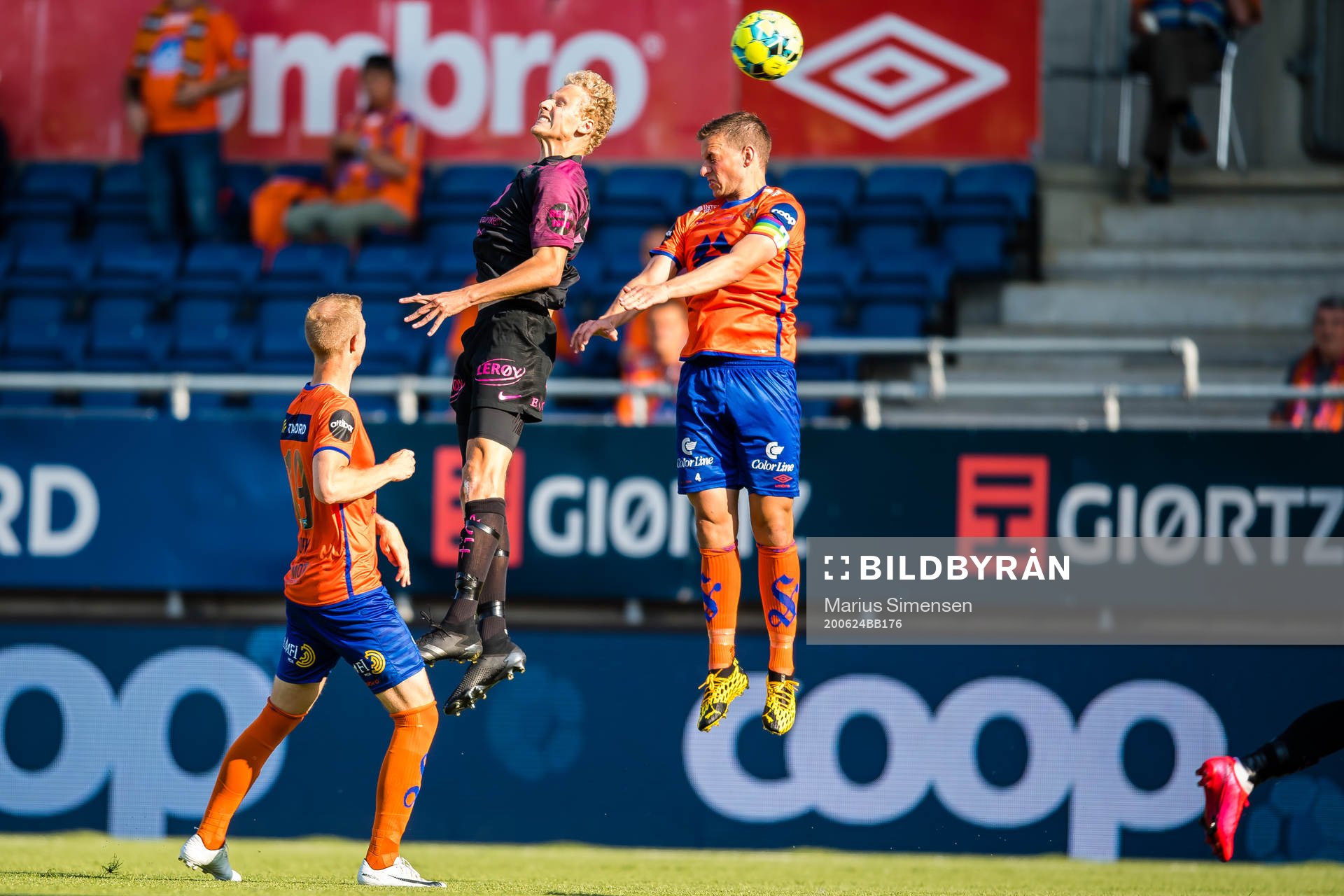 Kristoffer Ramos Barmen of Brann and Jonas Grønner of