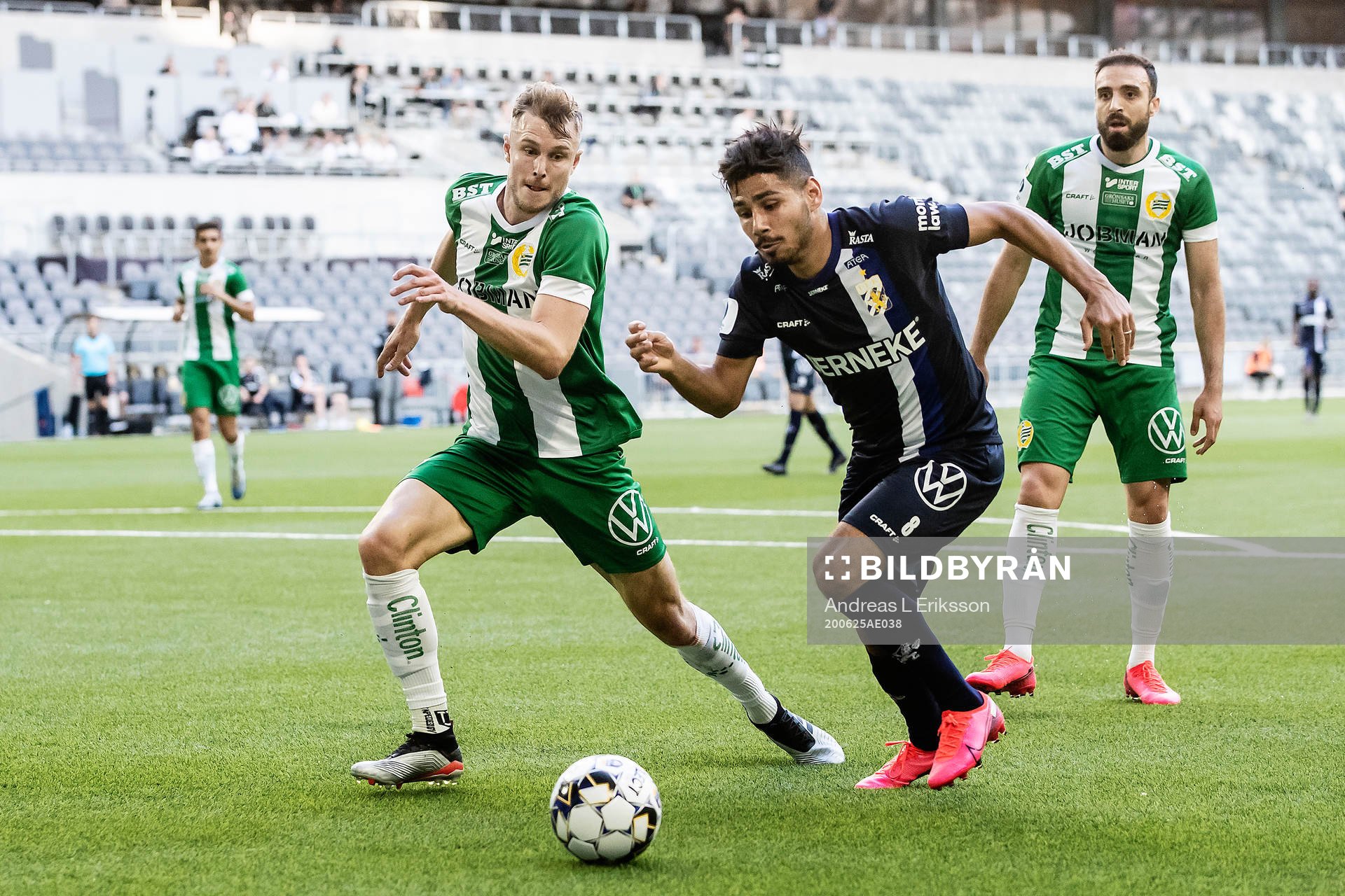 Hammarbys Richard Magyar och IFK Göteborgs Hosam Aiesh