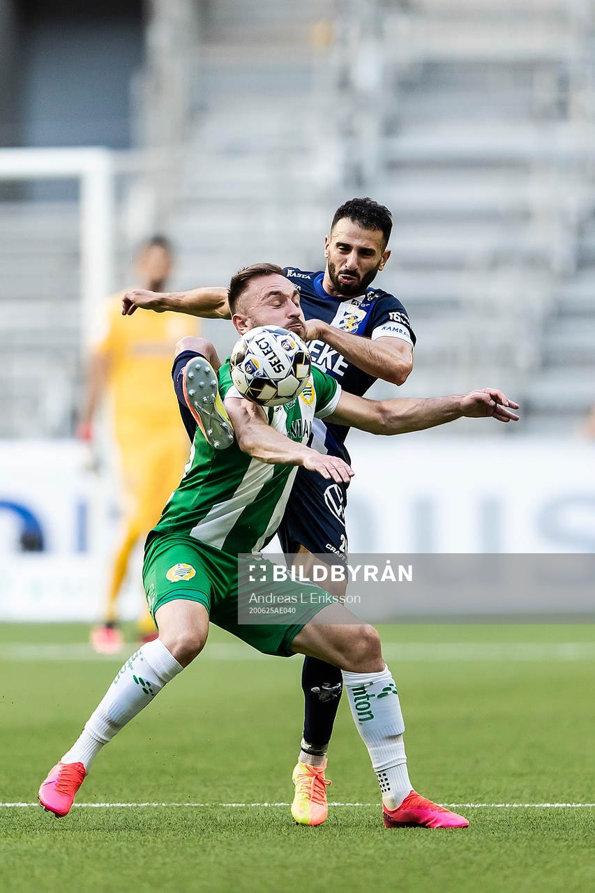 IFK Göteborgs André Calisir och Hammarbys Muamer Tankovic
