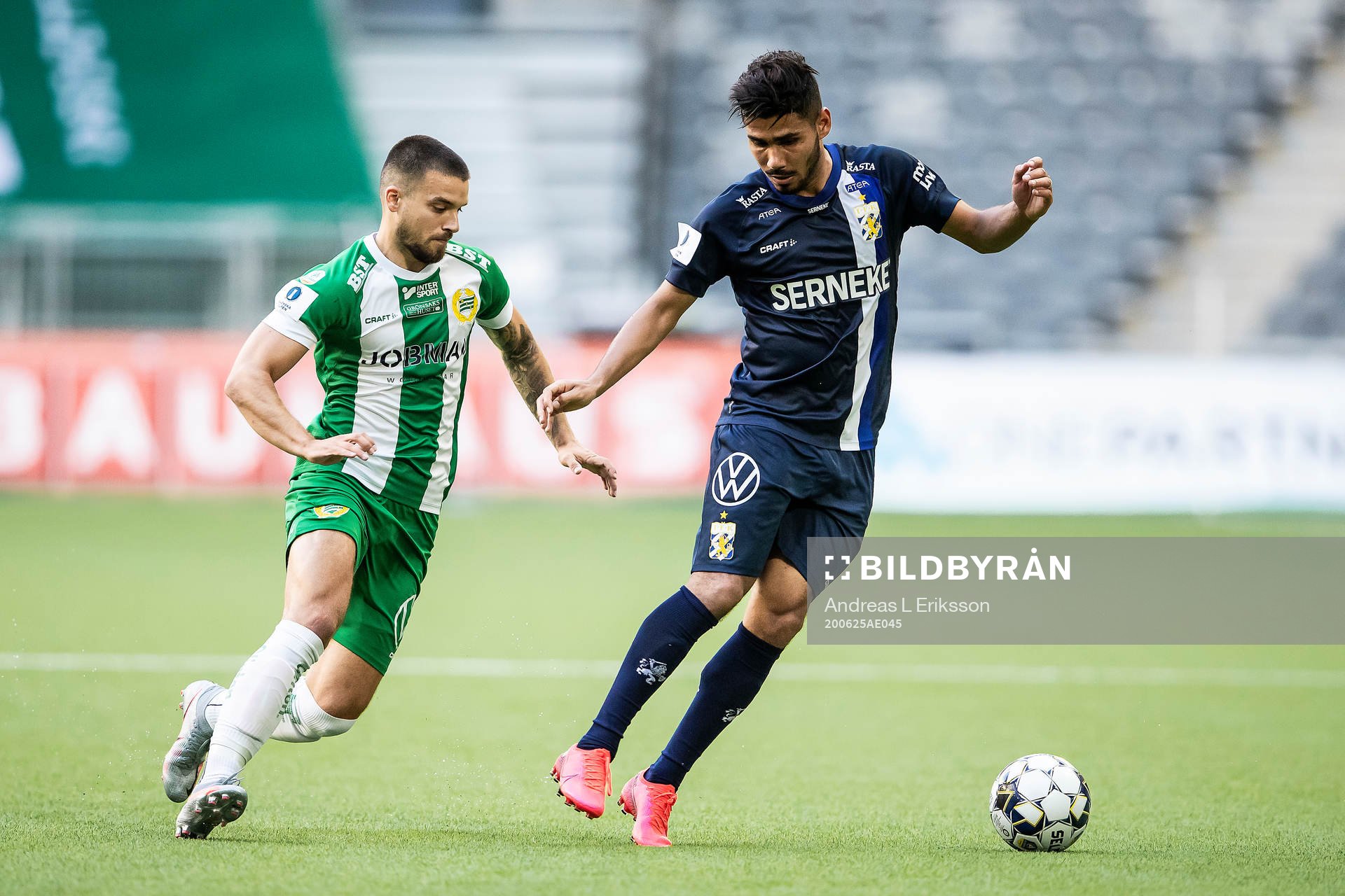 Hammarbys Vladimir Rodic och IFK Göteborgs Hosam Aiesh