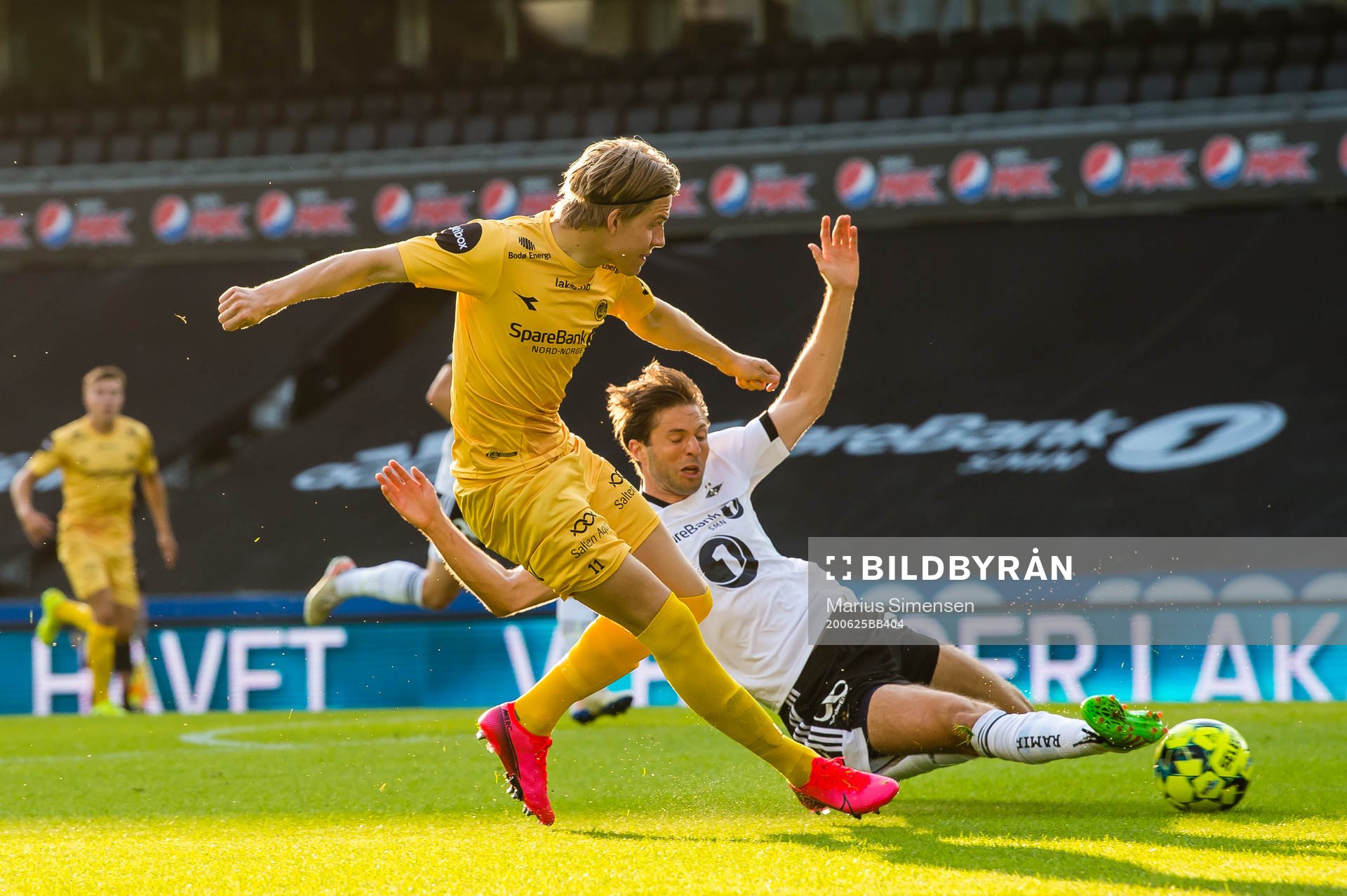 Jens Petter Hauge of Bodø/Glimt and Marius Lundemo of
