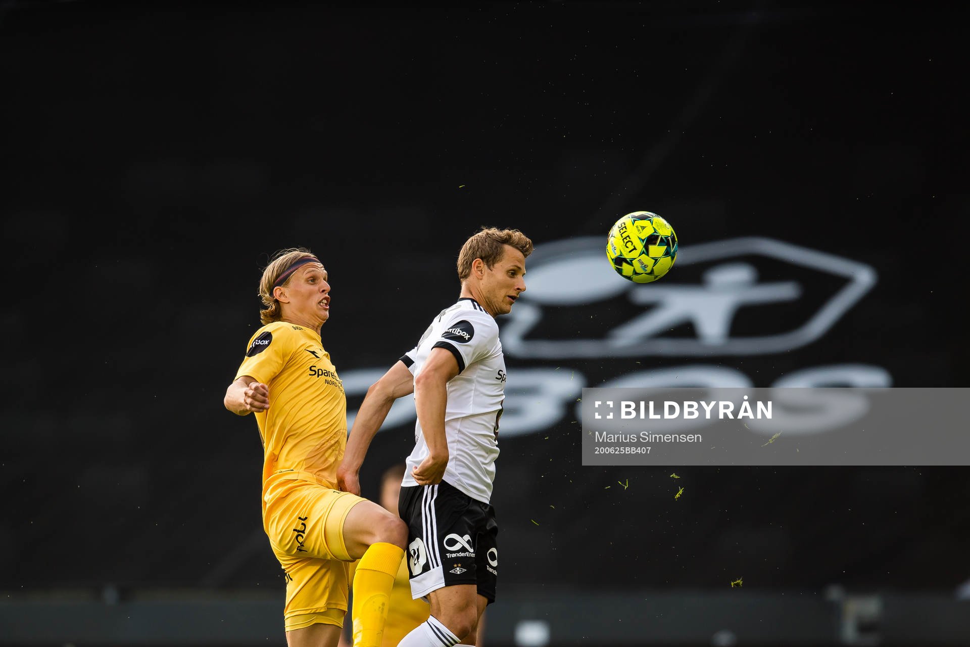 Ulrik Saltnes of Bodø/Glimt and Vegar Eggen Hedenstad of