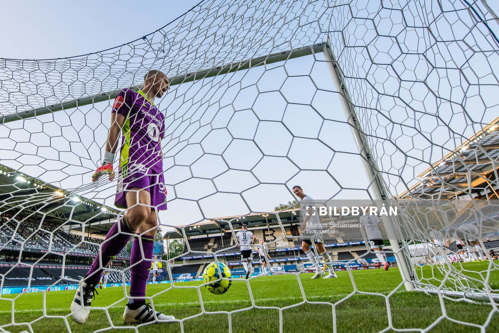 Andre Hansen and Even Hovland of Rosenborg looks dejected