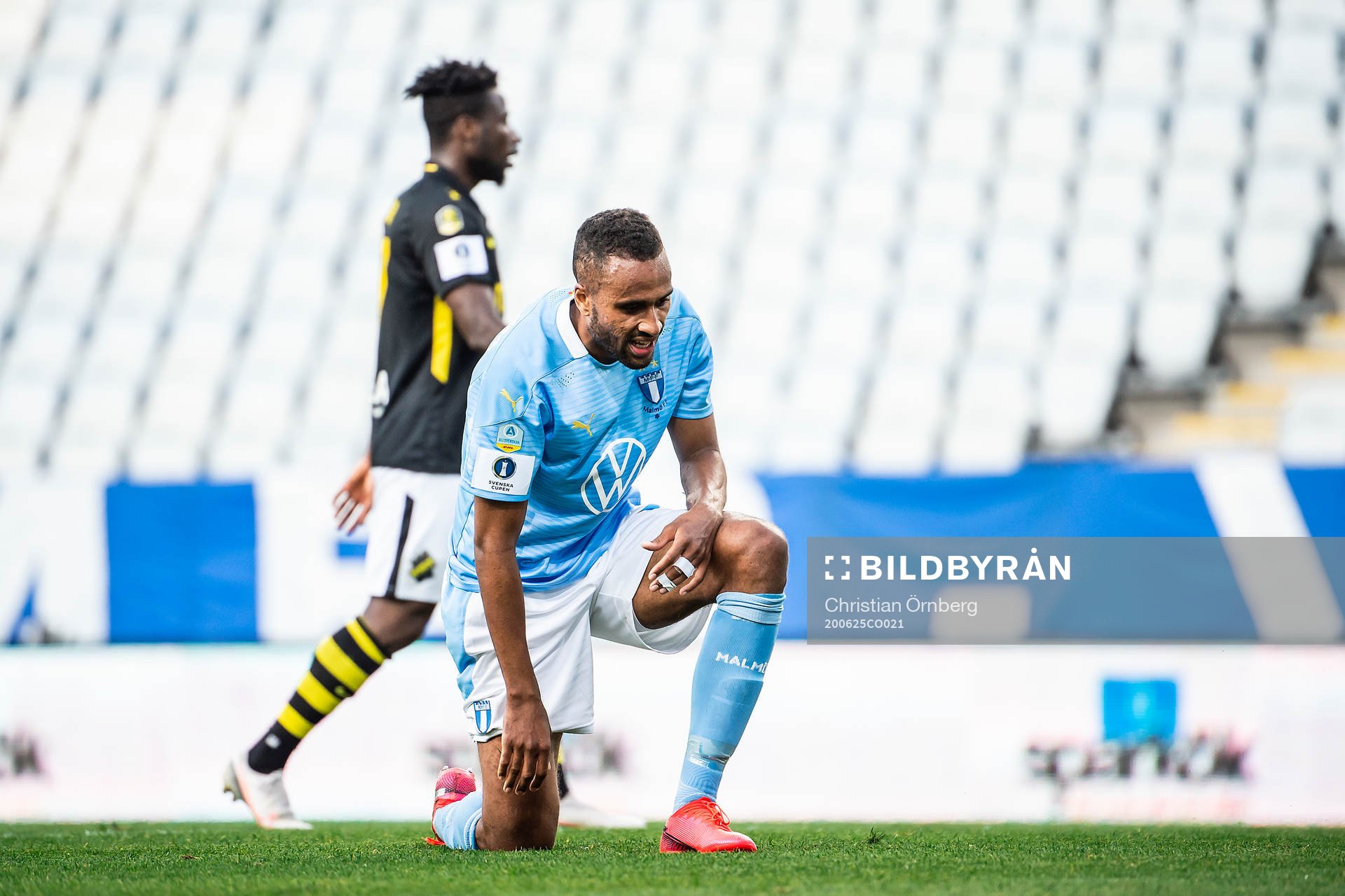 Malmö FFs Isaac Kiese Thelin deppar