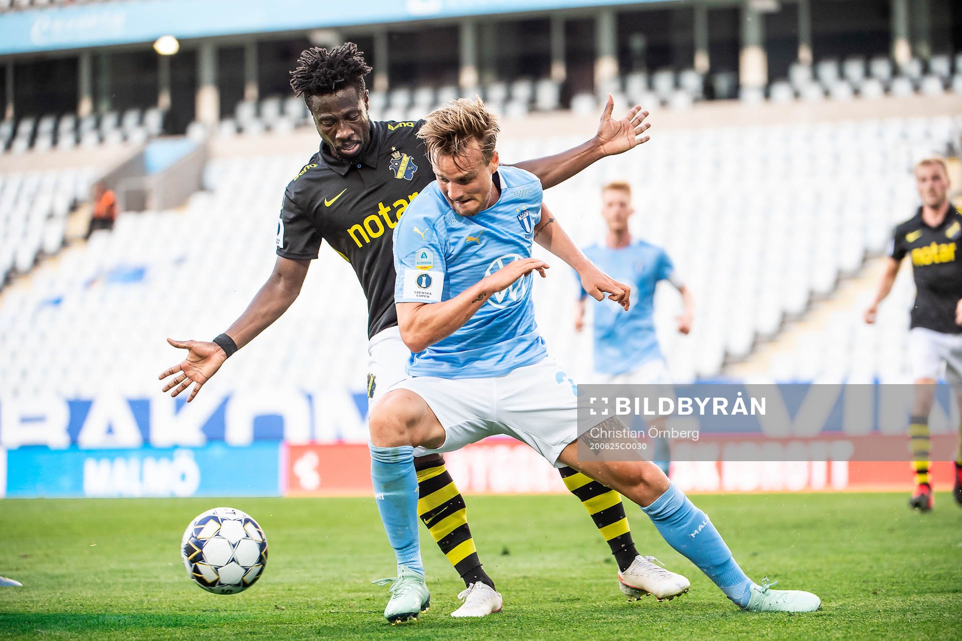 s Ebenezer Ofori och Malmö FFs Eric Larsson