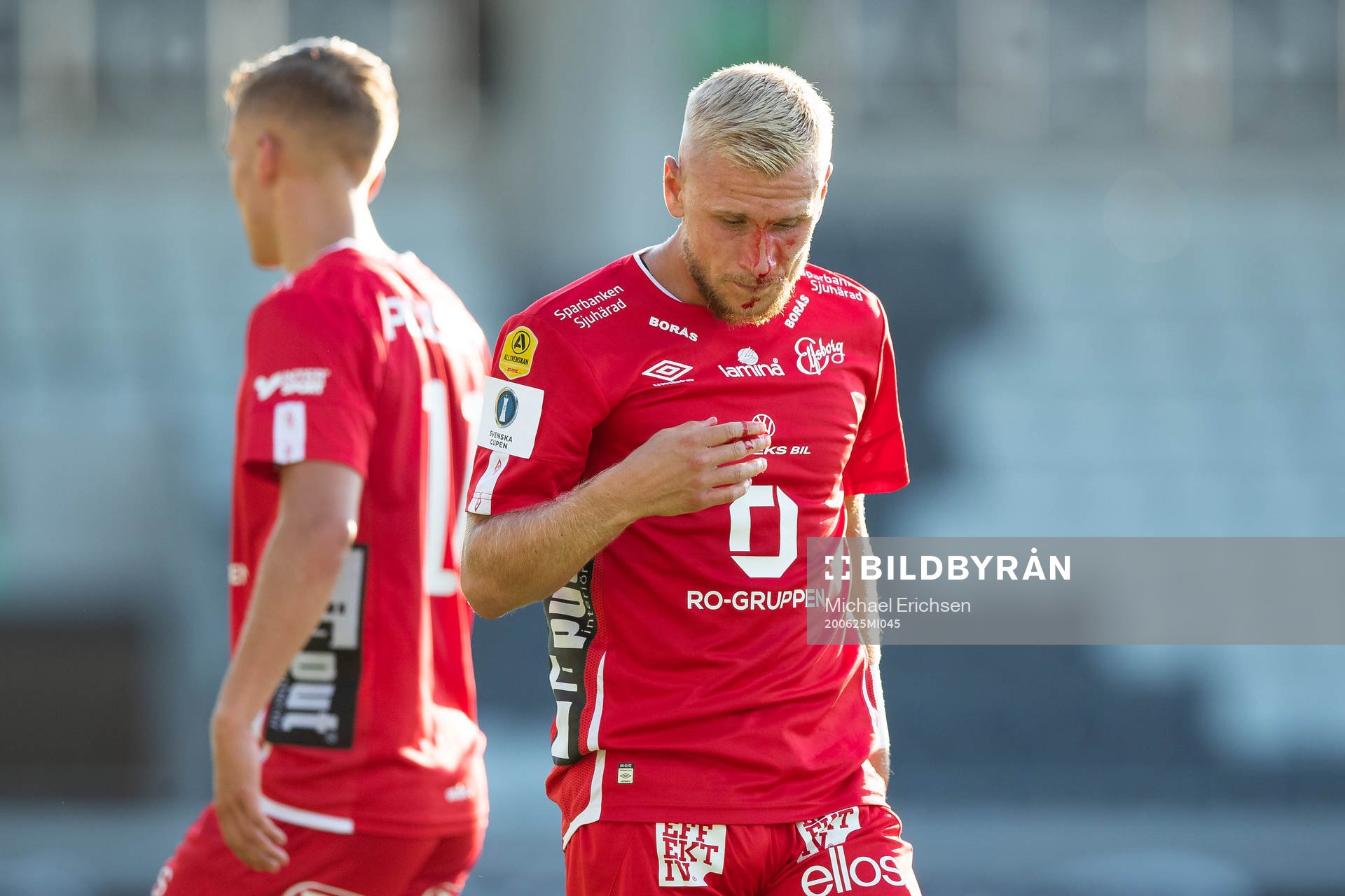 Elfsborgs Simon Strand blöder i ansiktet