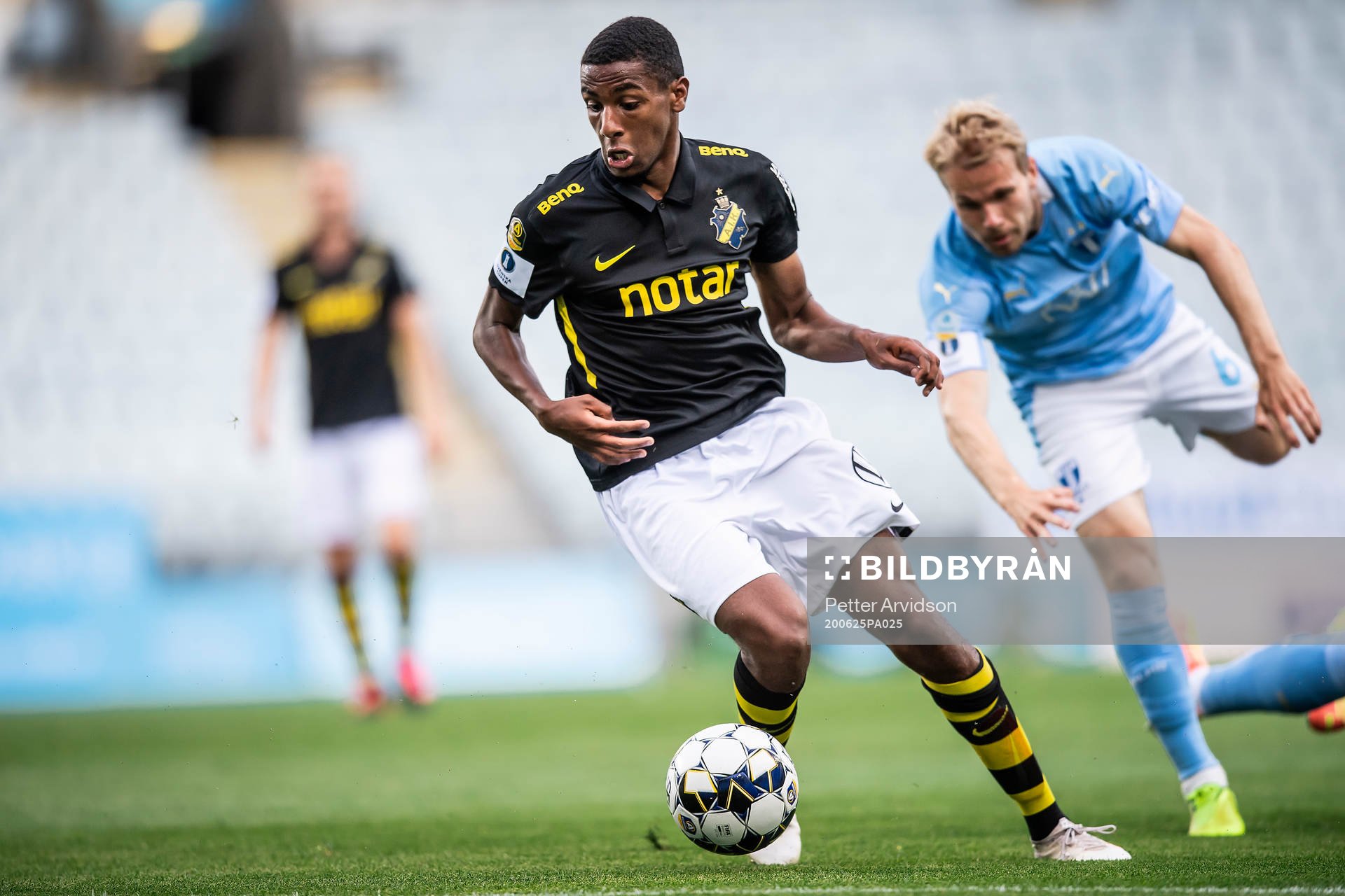 s Paulos Abraham och Malmö FFs Oscar Lewicki