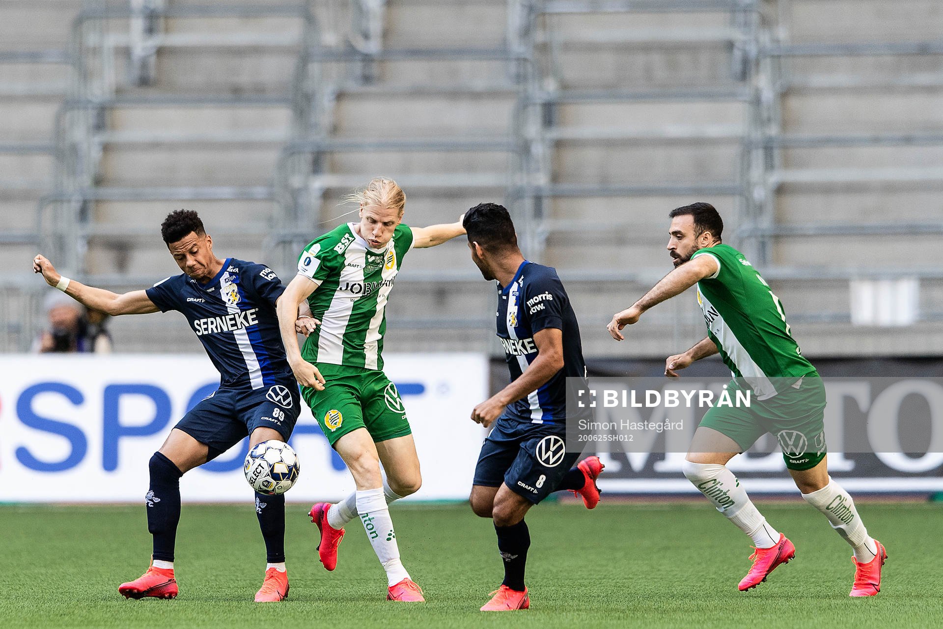 IFK Göteborgs Tobias Sana och Hammarbys Gustav Ludwigson