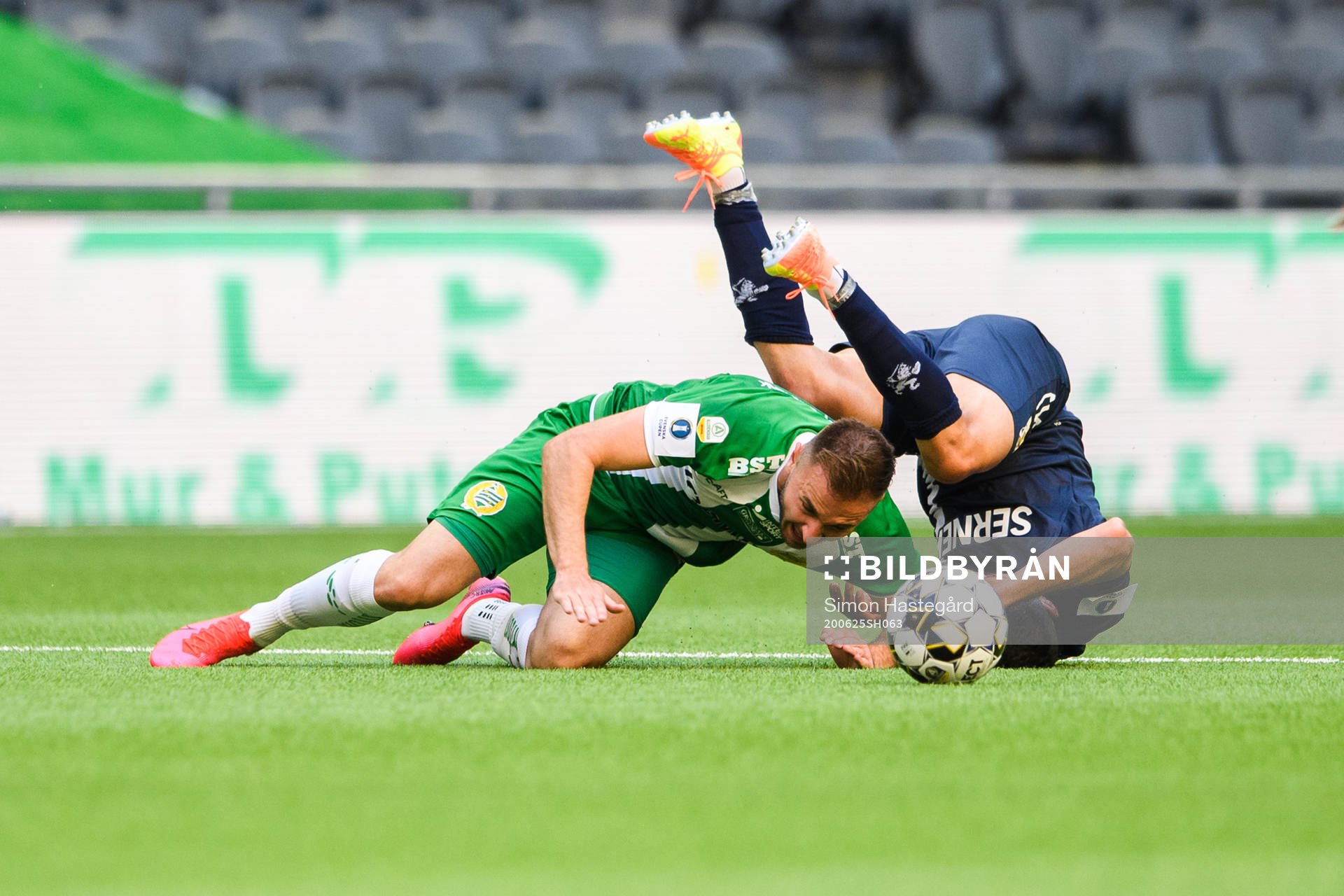 Hammarbys Muamer Tankovic och IFK Göteborgs André Calisir