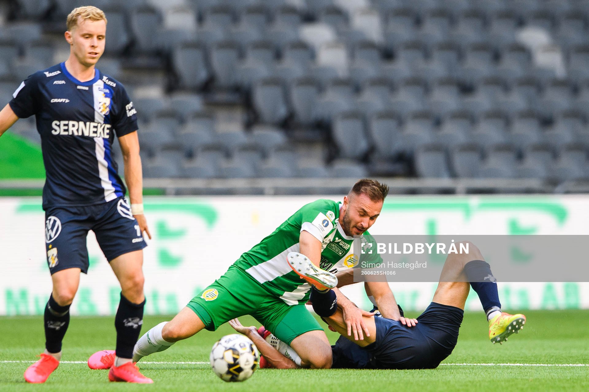 Hammarbys Muamer Tankovic och IFK Göteborgs André Calisir
