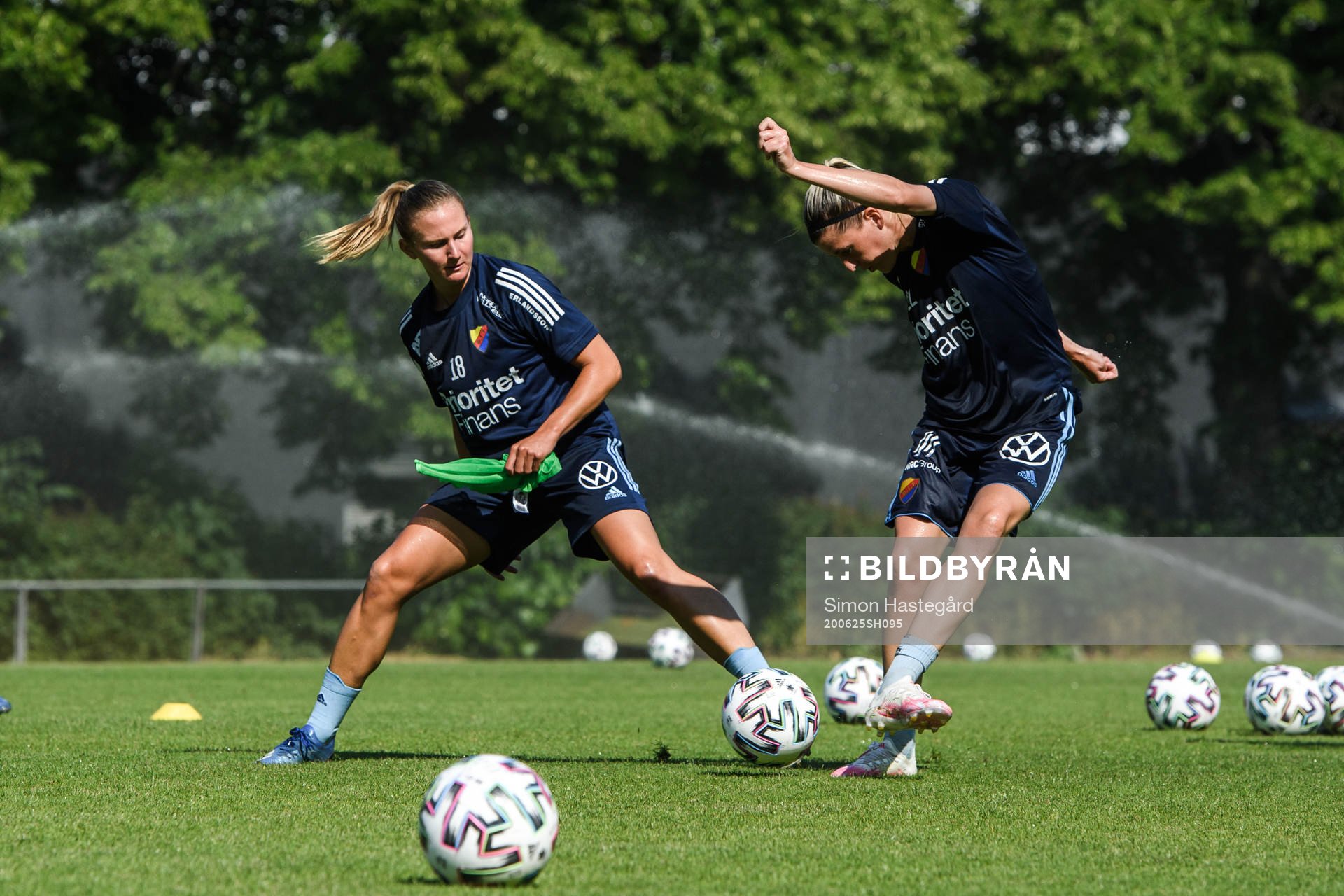 Rachel Bloznalis  och Olivia Schough