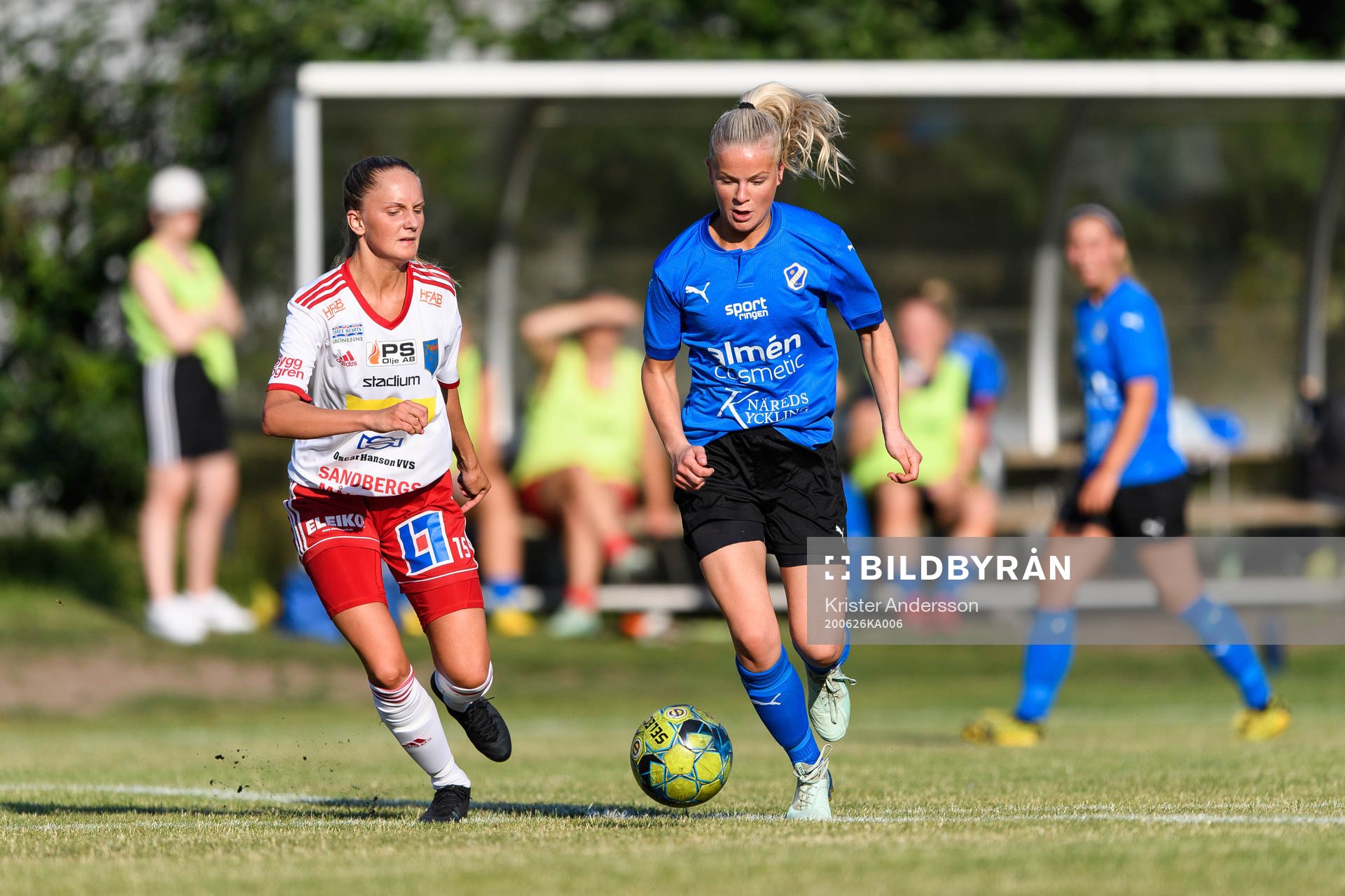 Halmias Emma Skantz och Halmstads Moa Karlsson