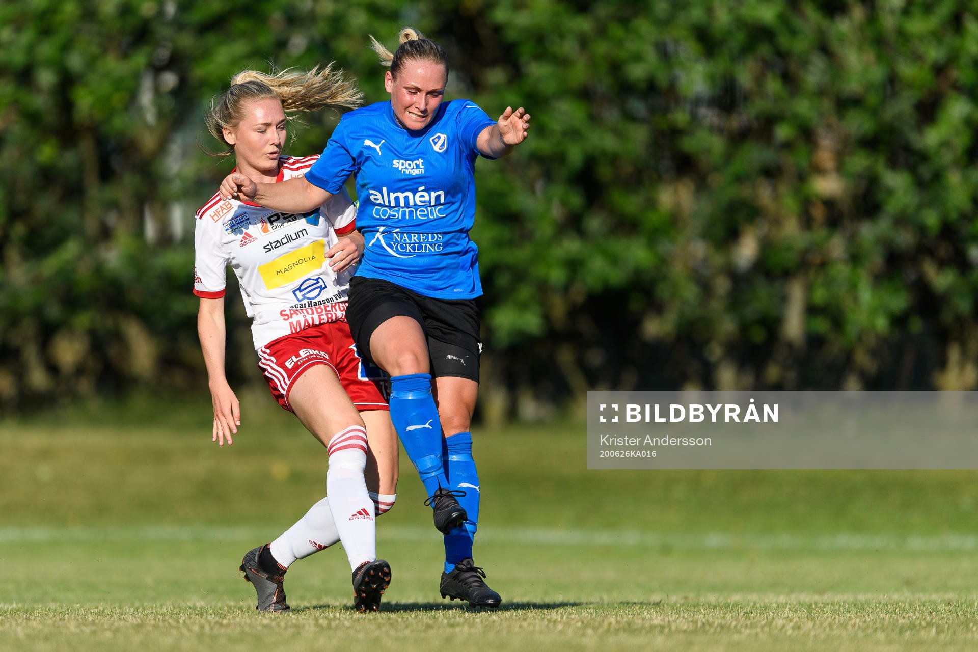 Halmias Emma Skantz och Halmstads Linn Eskilsson