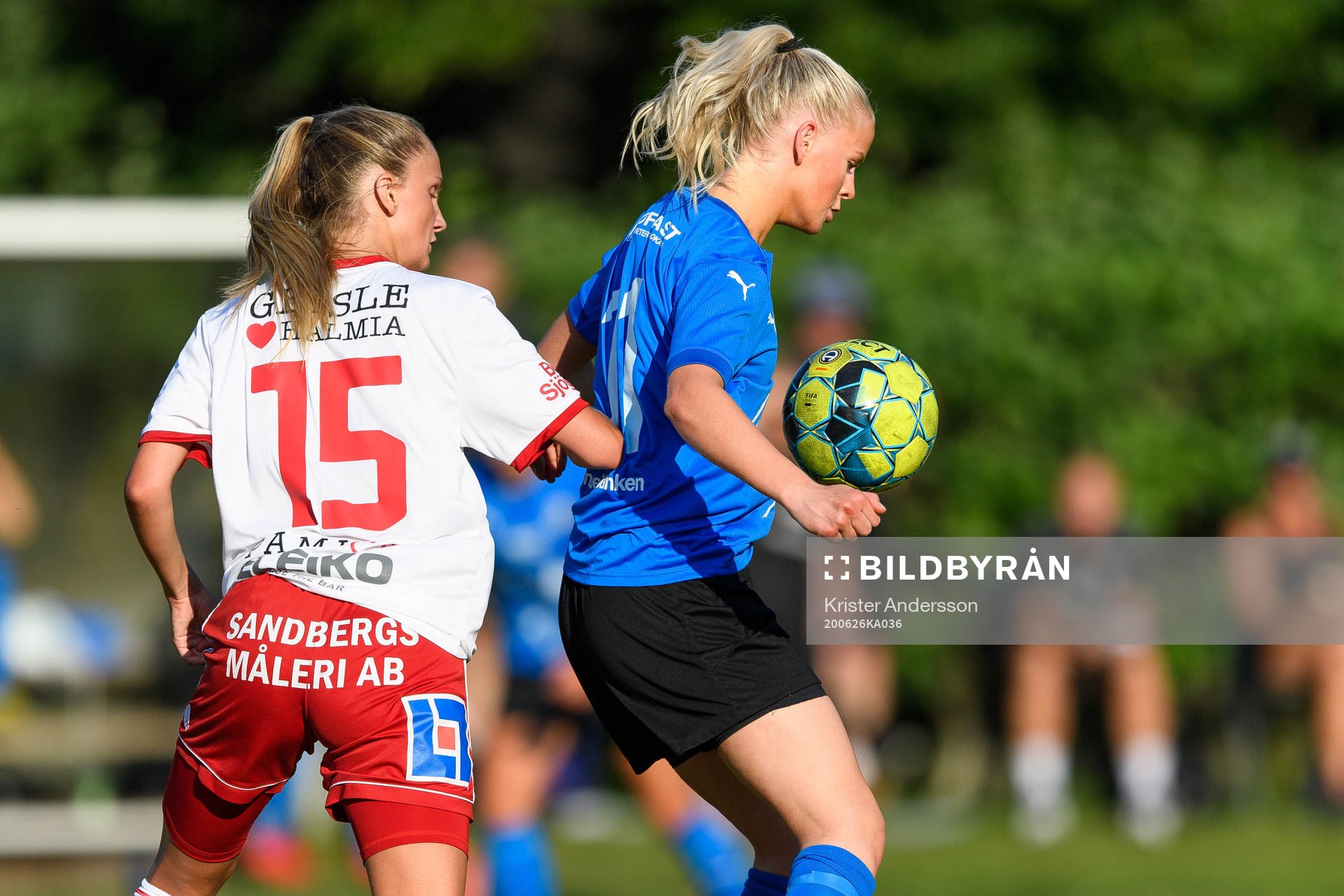 Halmias Emma Skantz och Halmstads Moa Karlsson