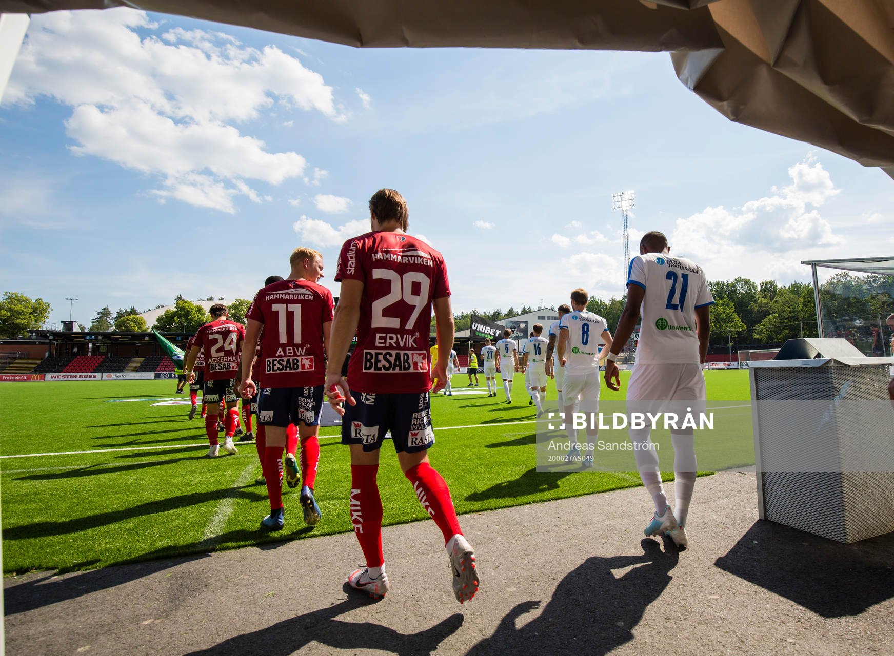 Spelarna gör entré