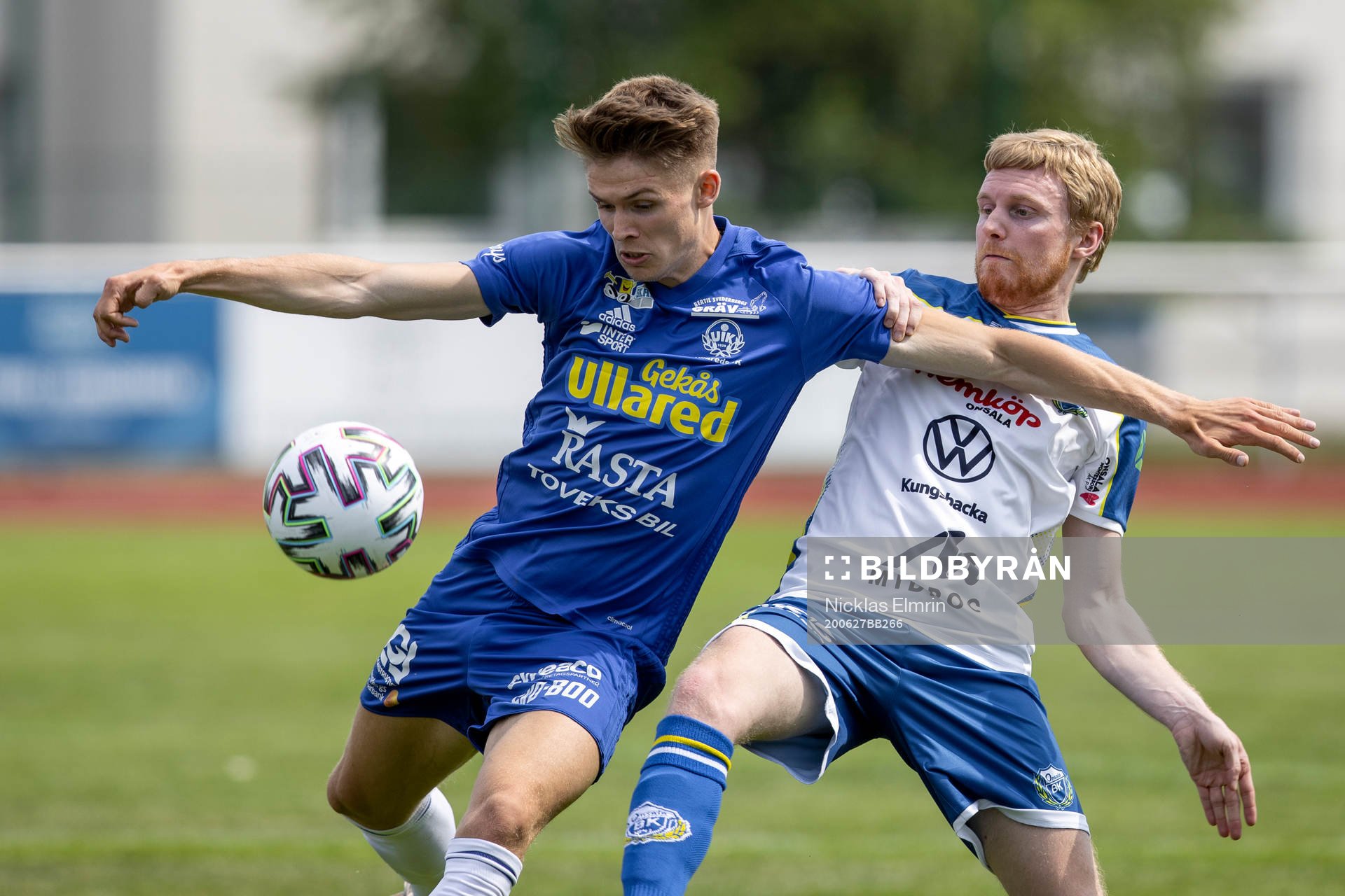 Ullareds Emil Hansson och Onsalas Calvin Soberon