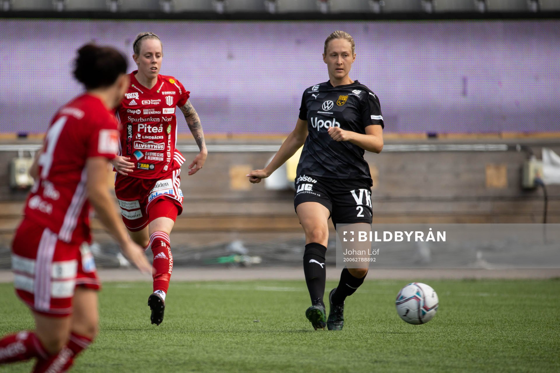 Umeås Sanna Kullberg under fotbollsmatchen i Damallsvenskan mellan Umeå och Piteå den 27 juni 2020 i Umeå.