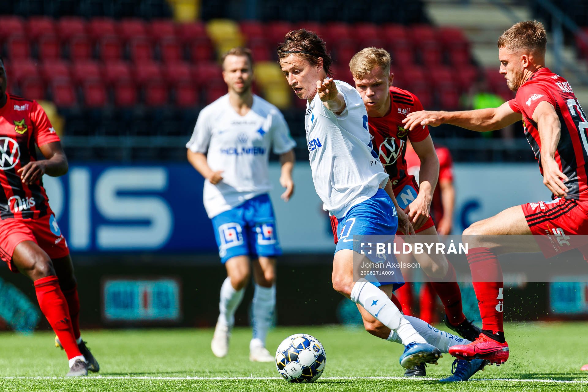 IFK Norrköpings Simon Thern och Östersunds Charlie Colkett